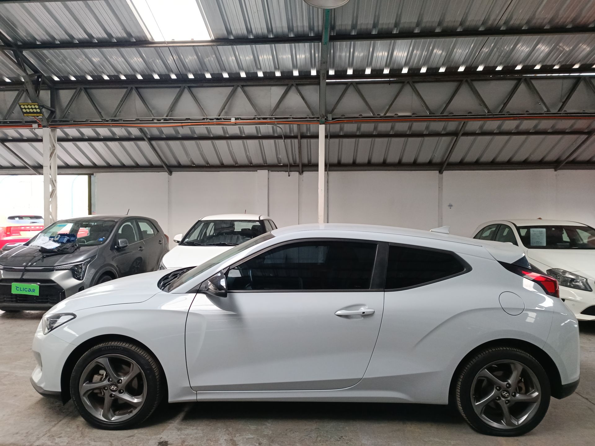 HYUNDAI - 4