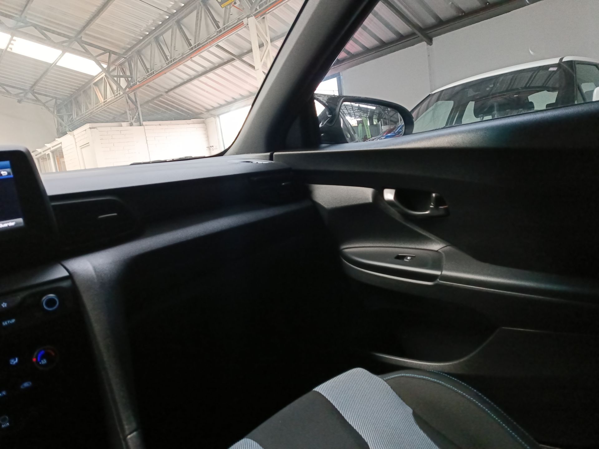 HYUNDAI - 10