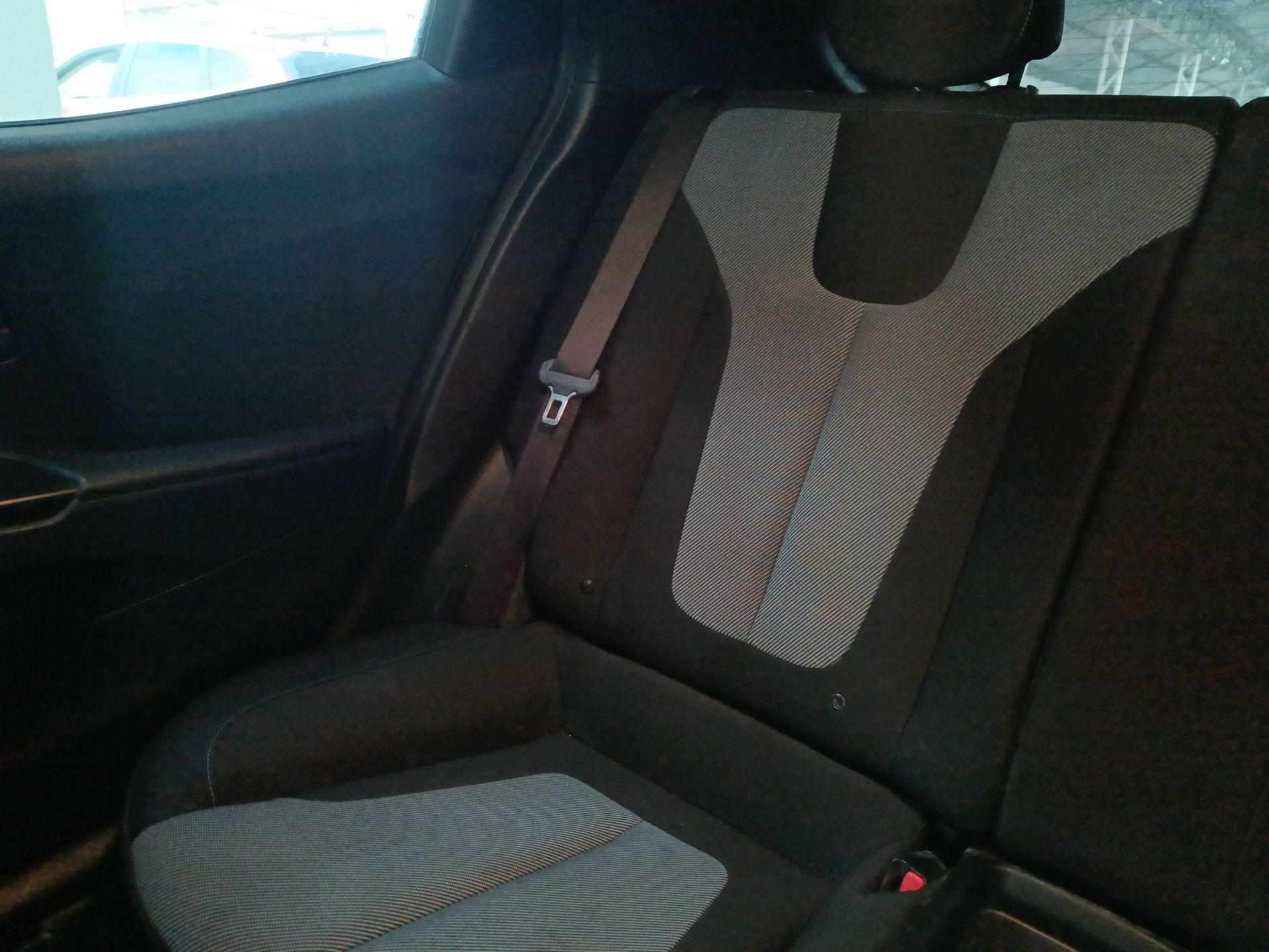 HYUNDAI - 12