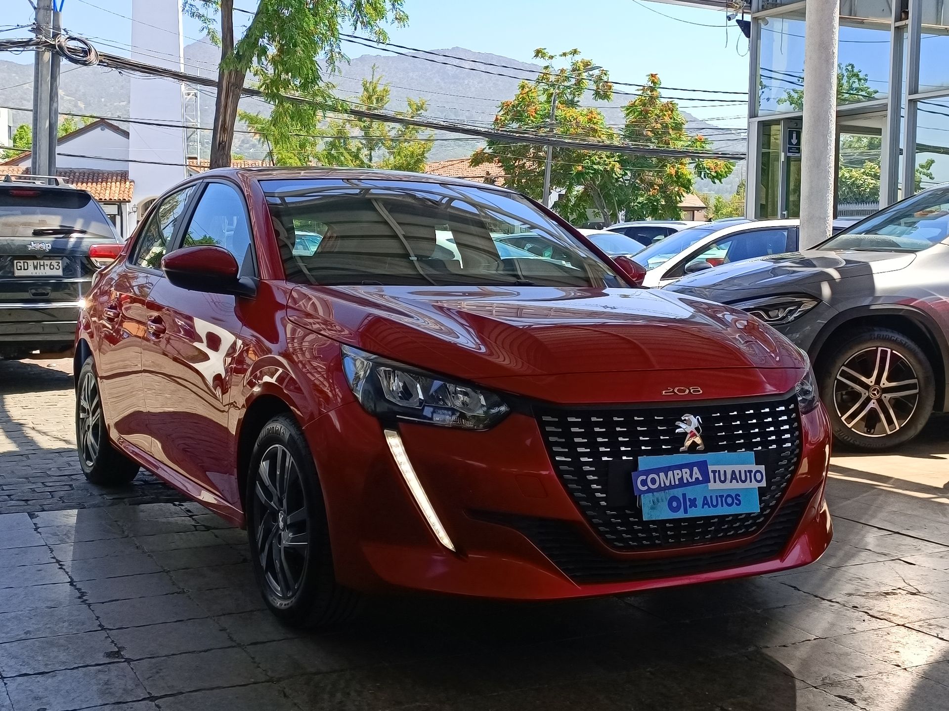 PEUGEOT 208