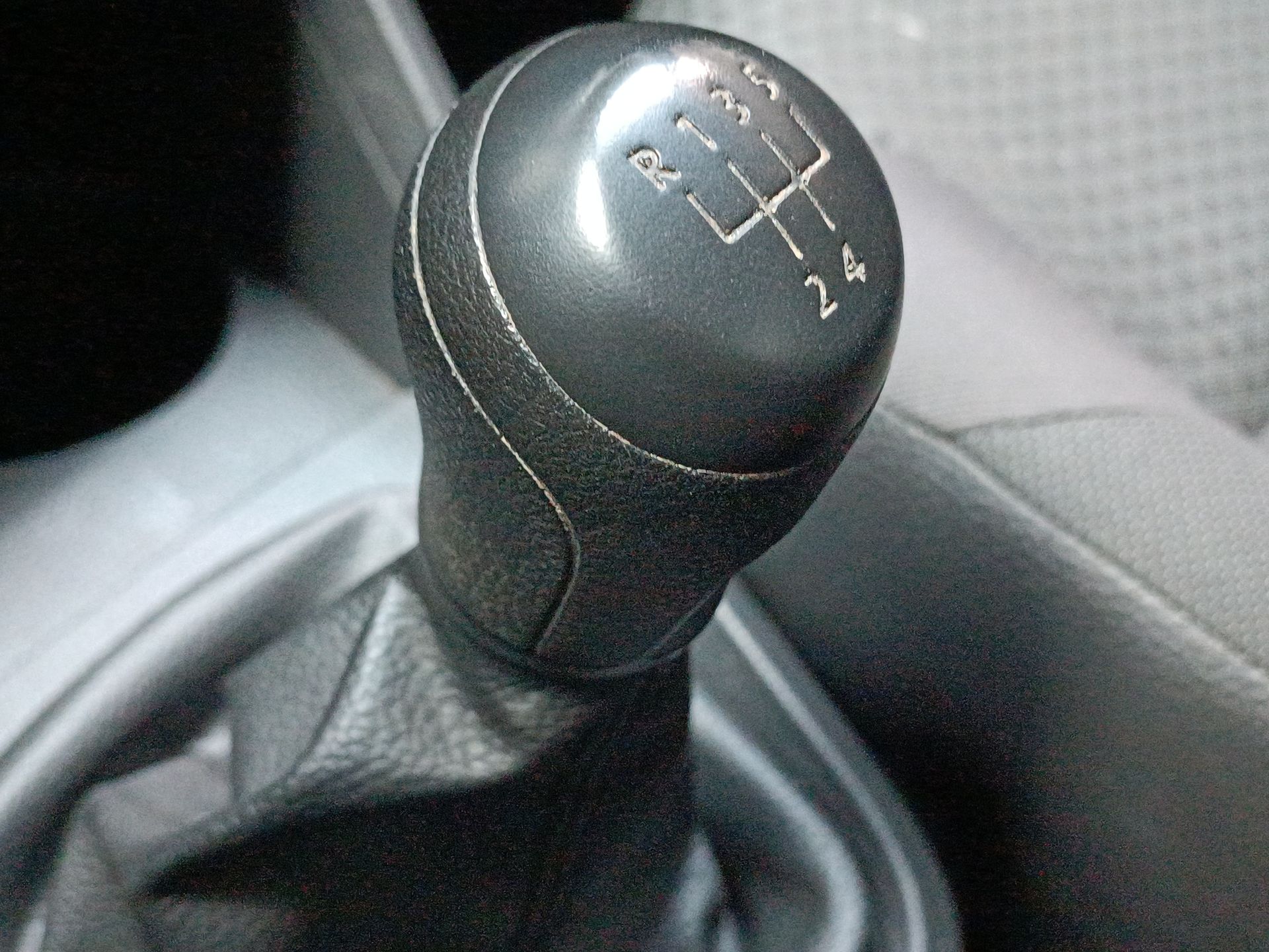 VOLKSWAGEN - 25