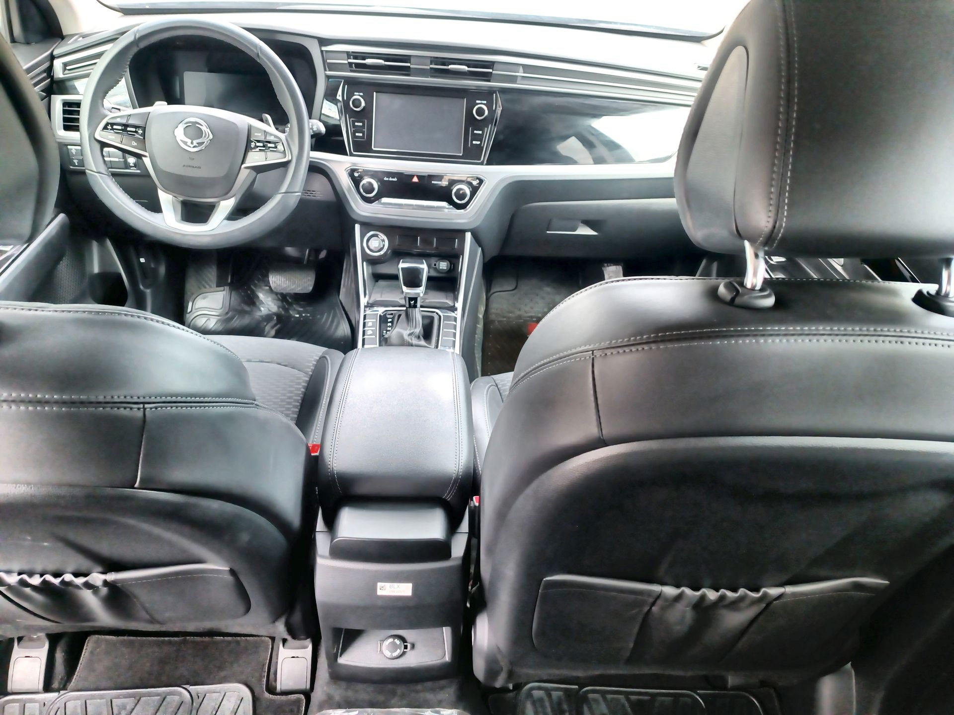 SSANGYONG - 27