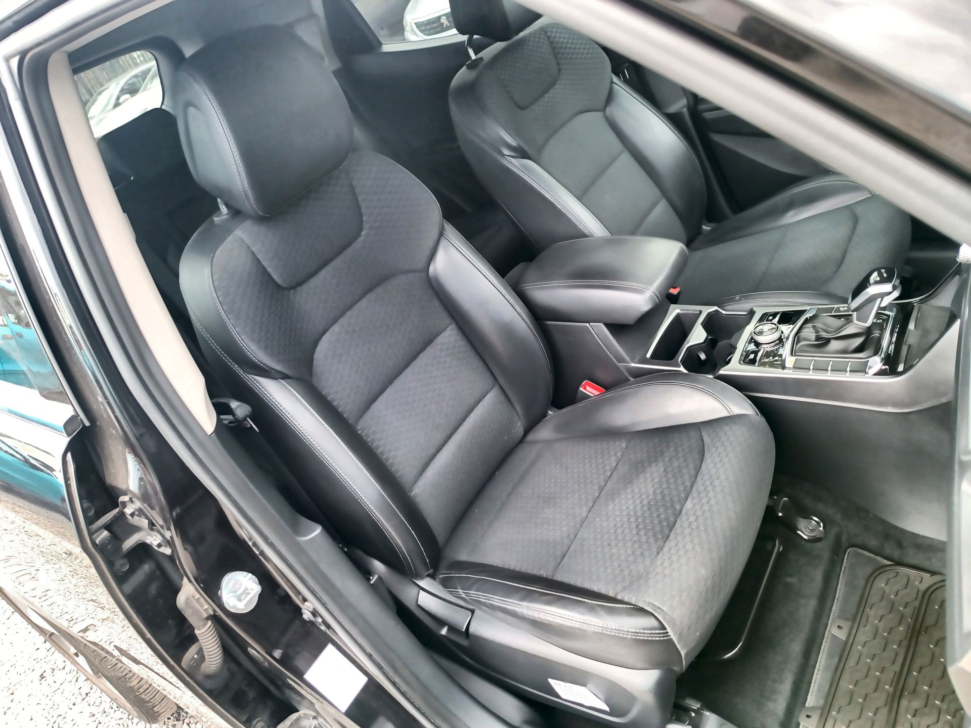 SSANGYONG - 28