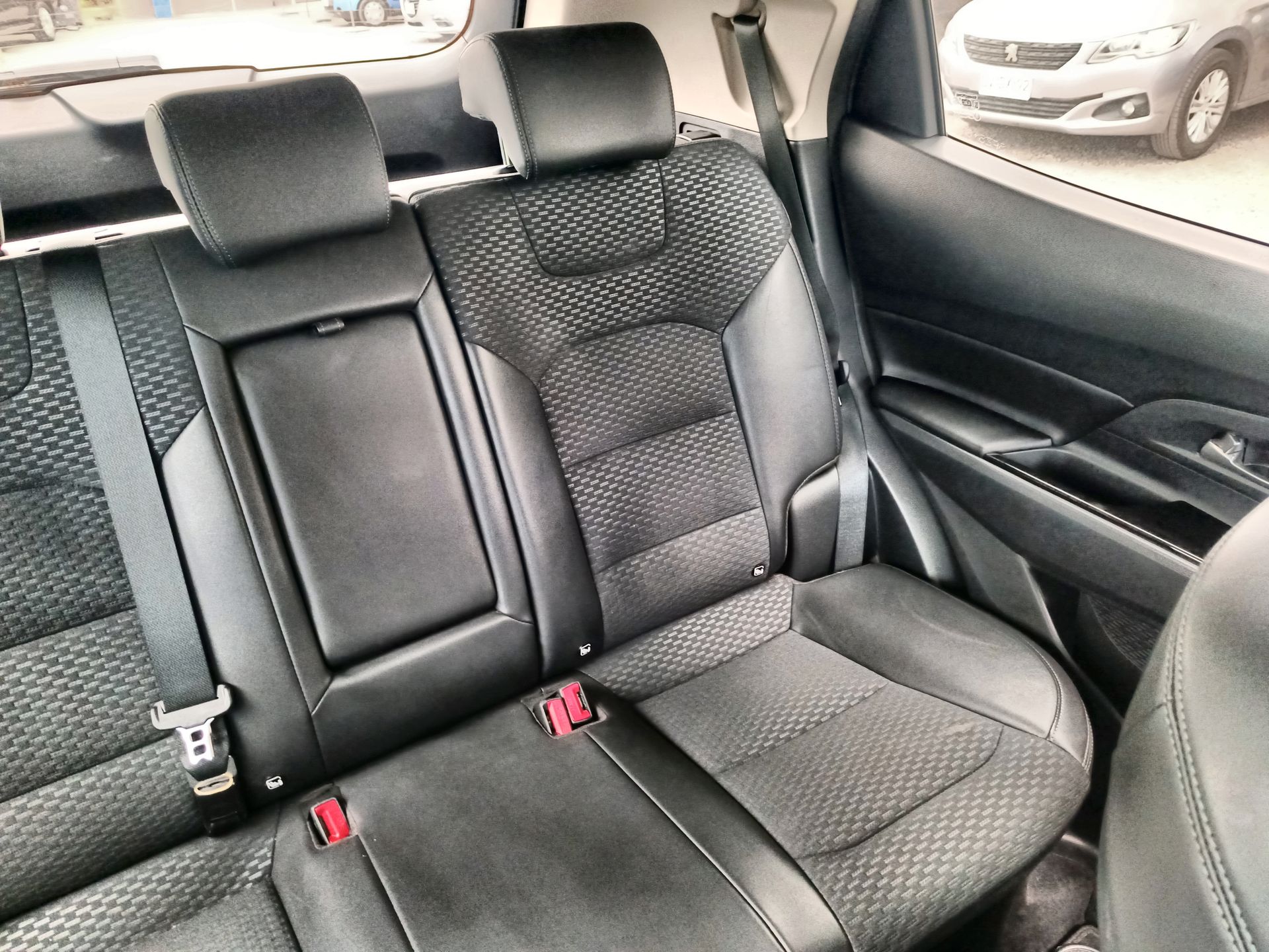 SSANGYONG - 14
