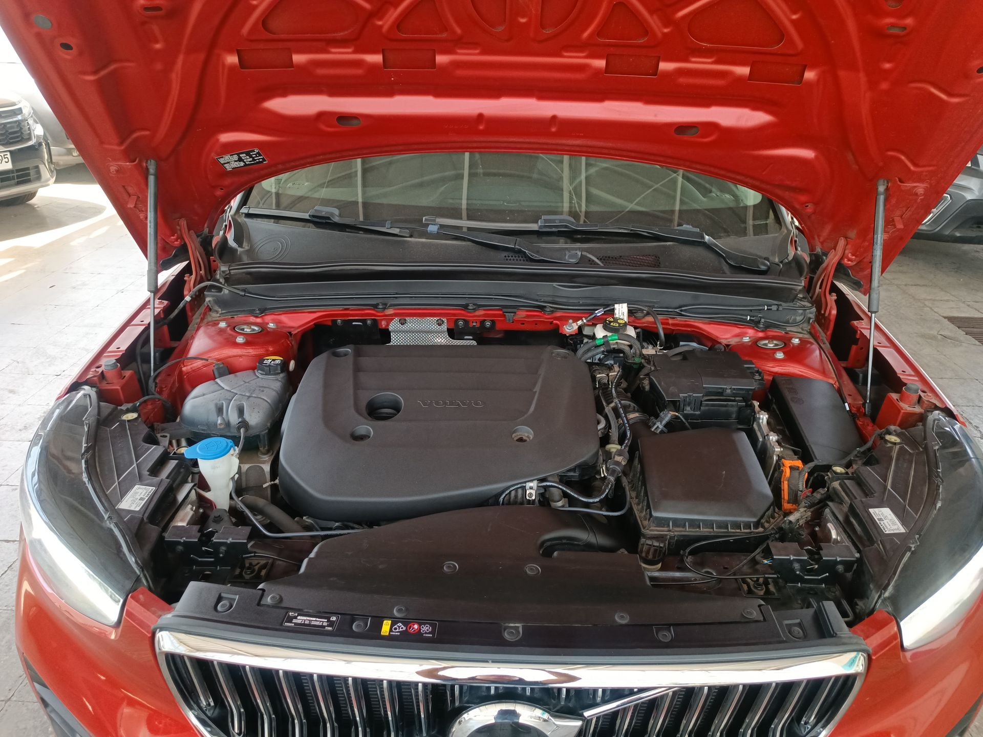 VOLVO - 32