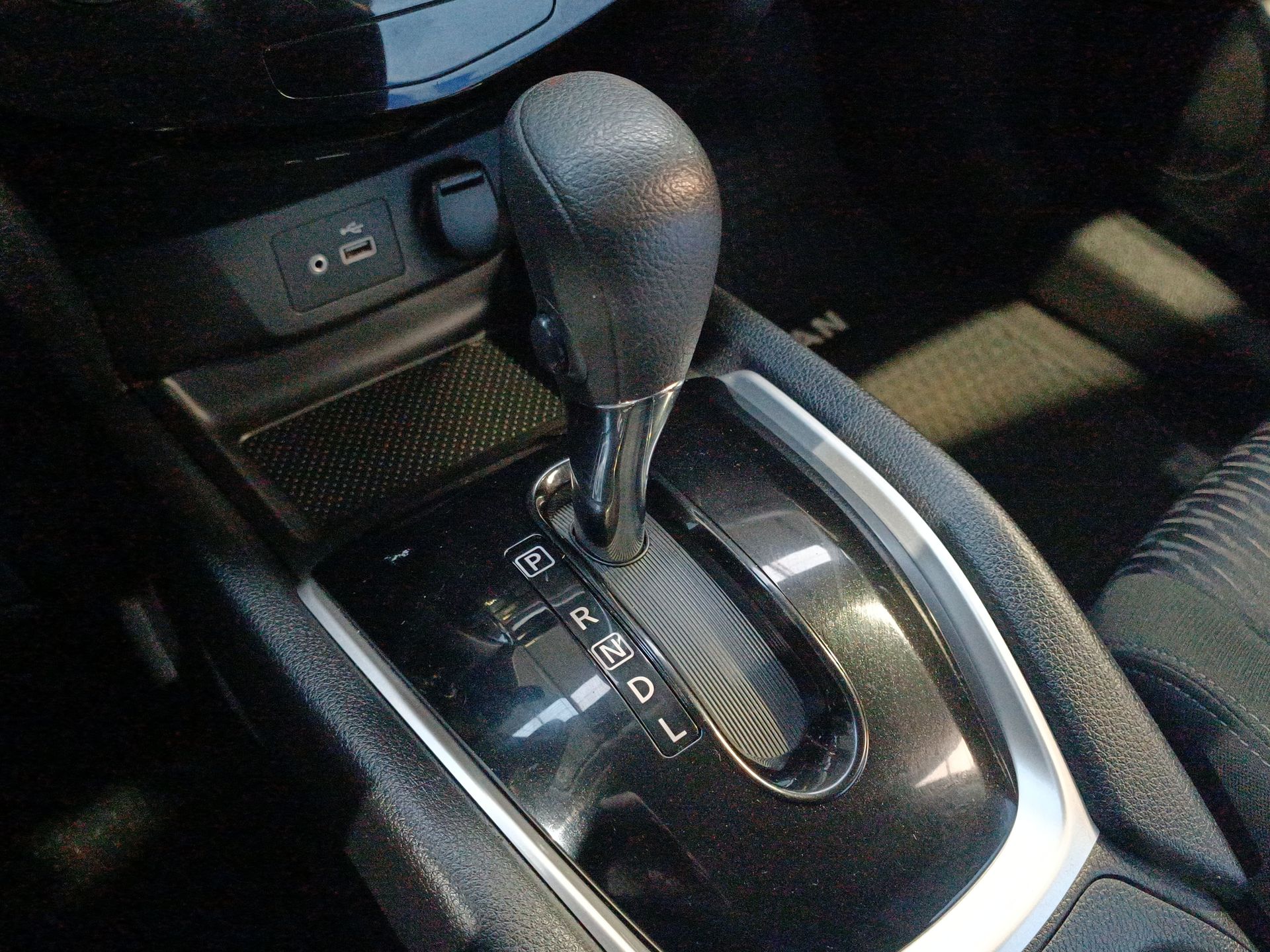 NISSAN - 26