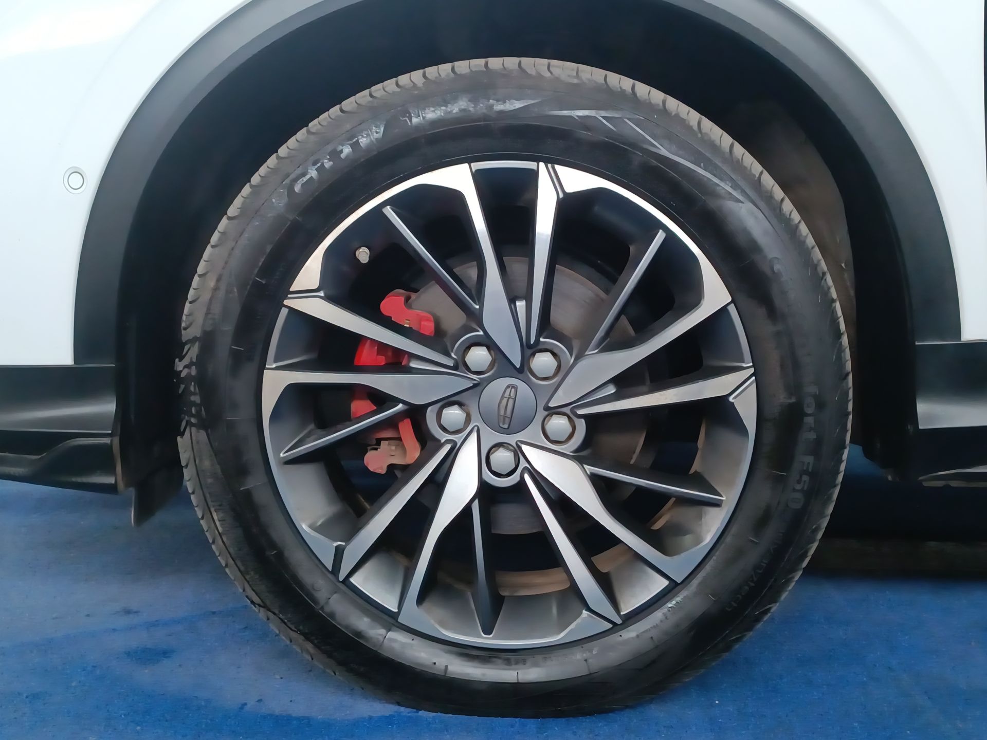 GEELY - 17