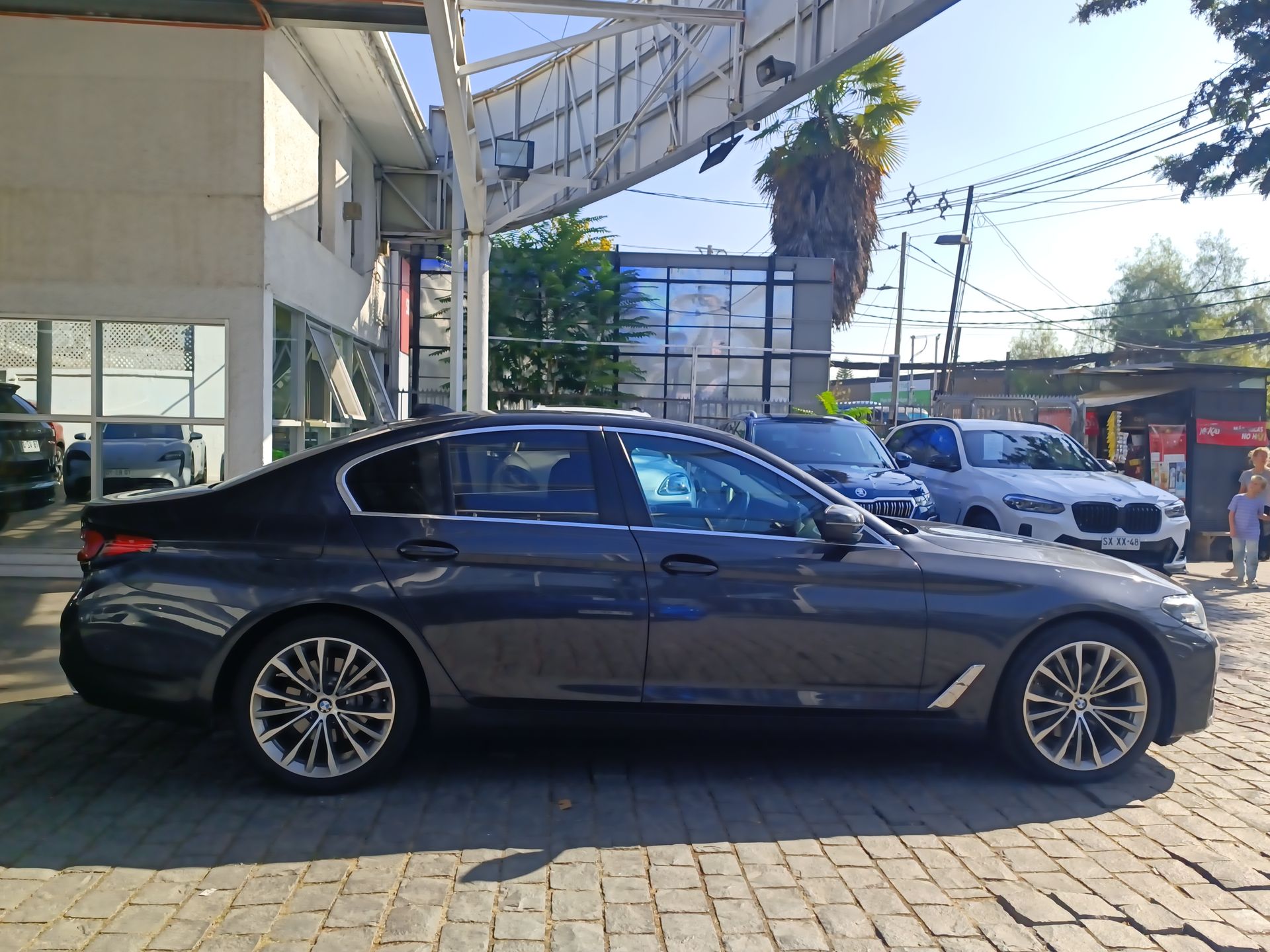 BMW - 8