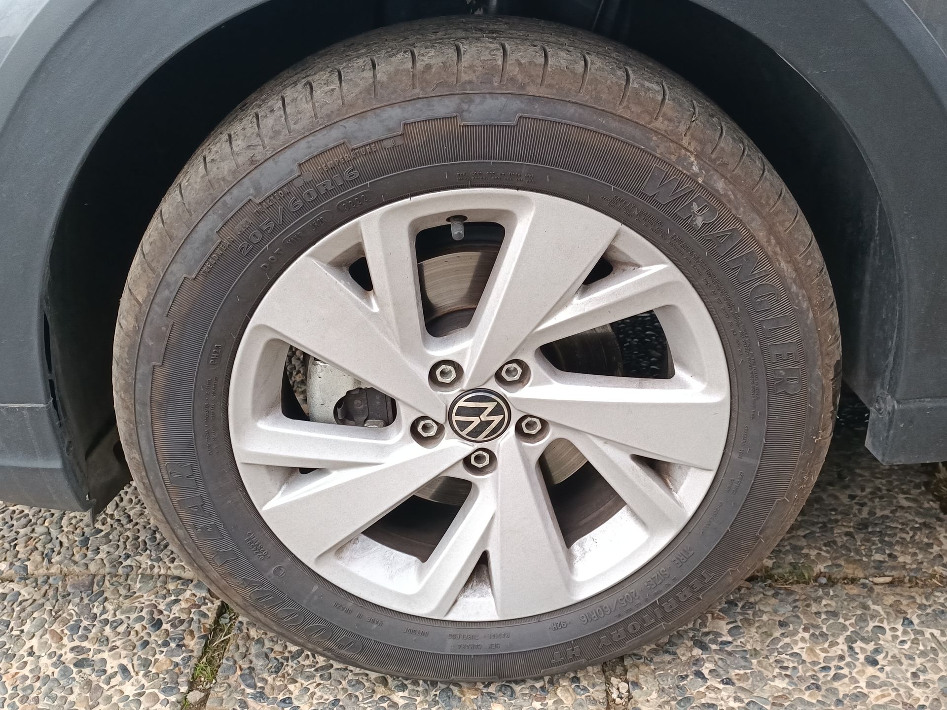 VOLKSWAGEN - 17