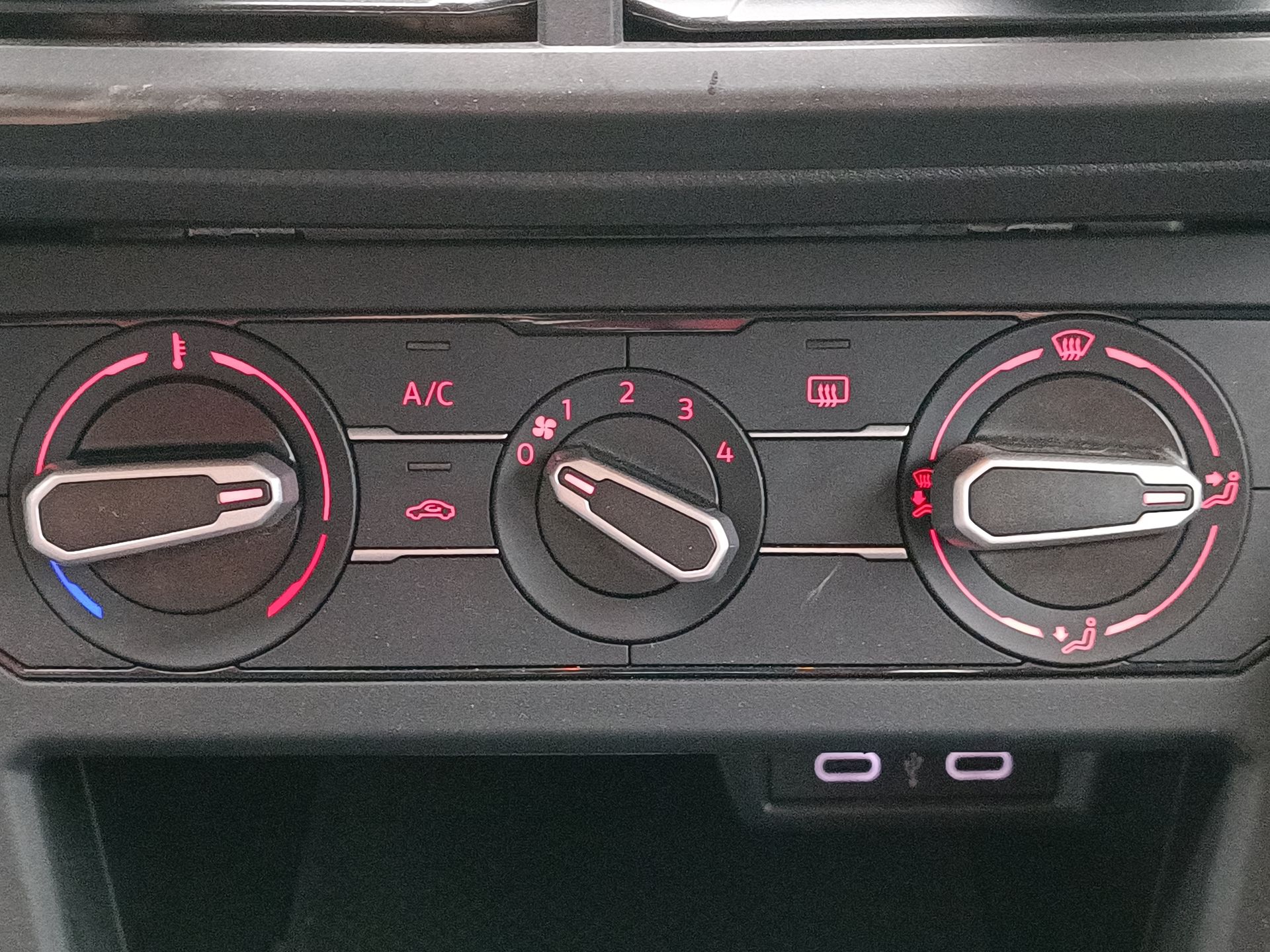 VOLKSWAGEN - 25