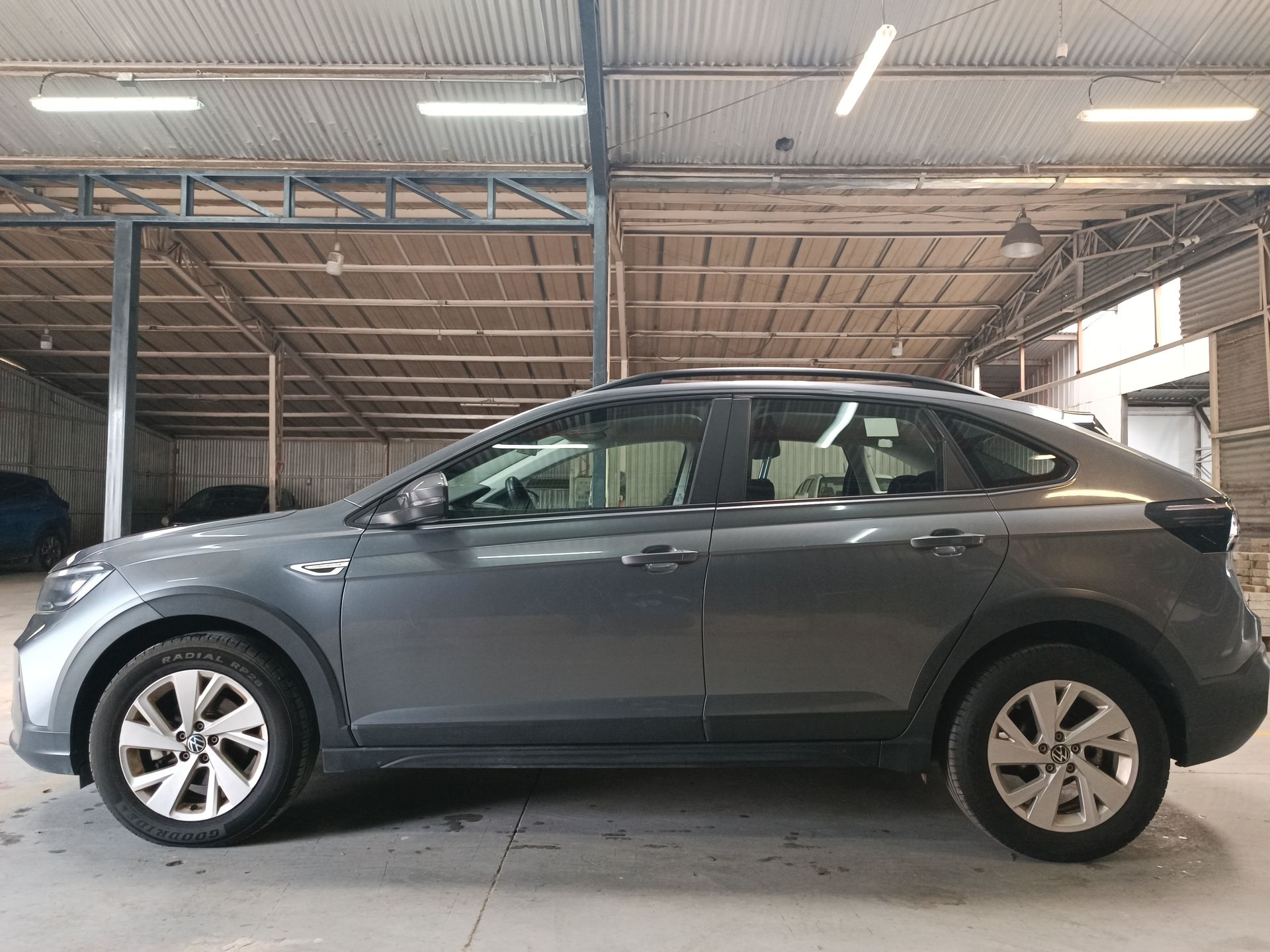 VOLKSWAGEN - 4