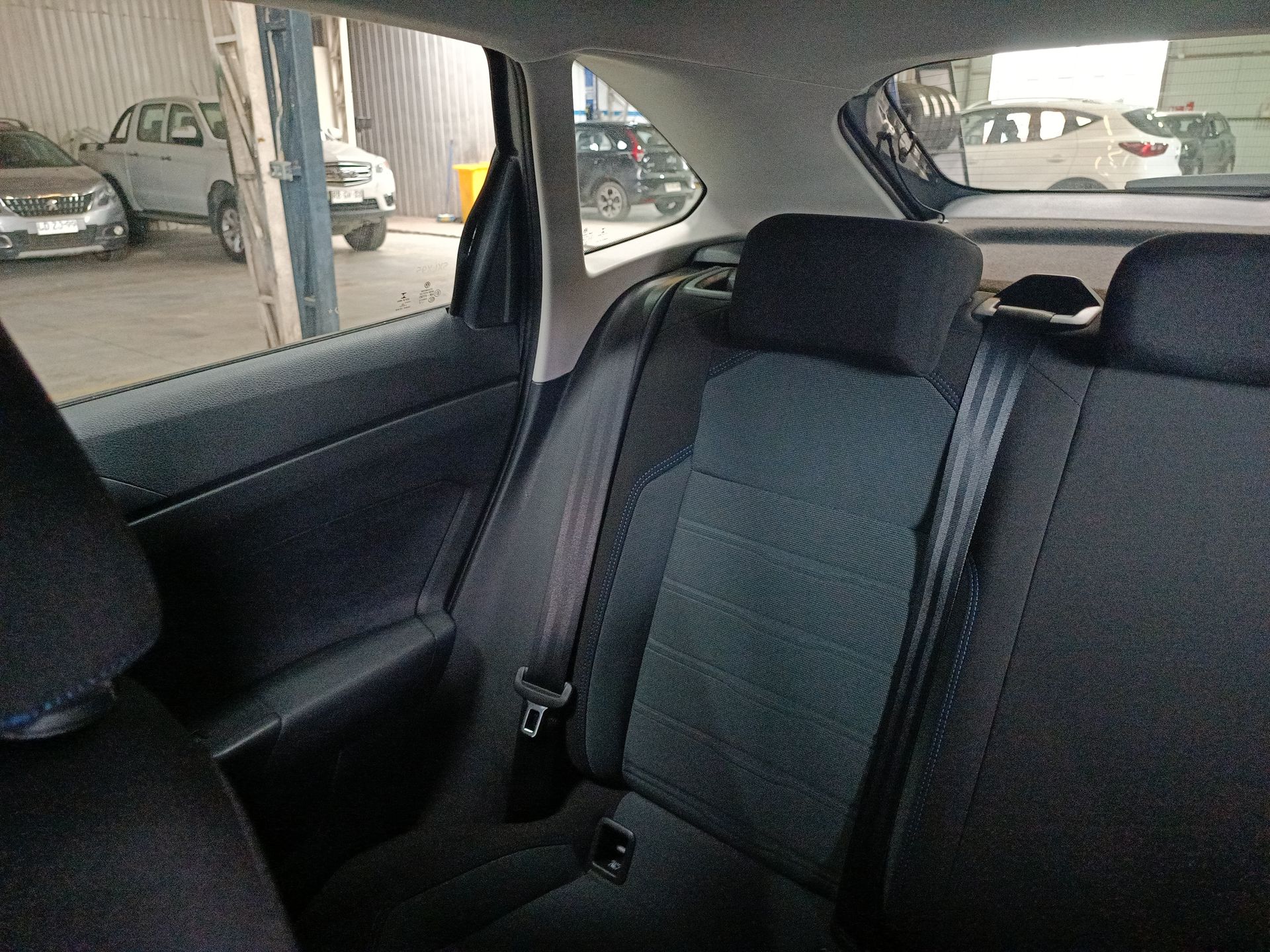 VOLKSWAGEN - 12