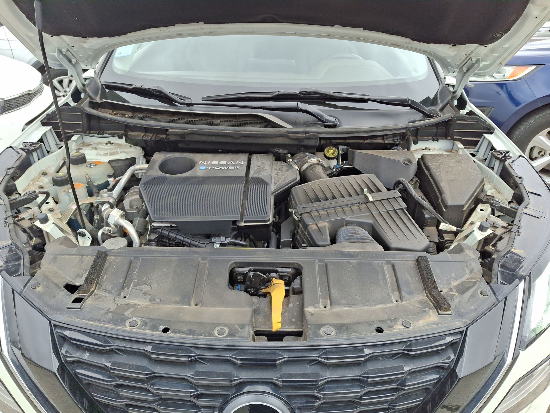 NISSAN - 32