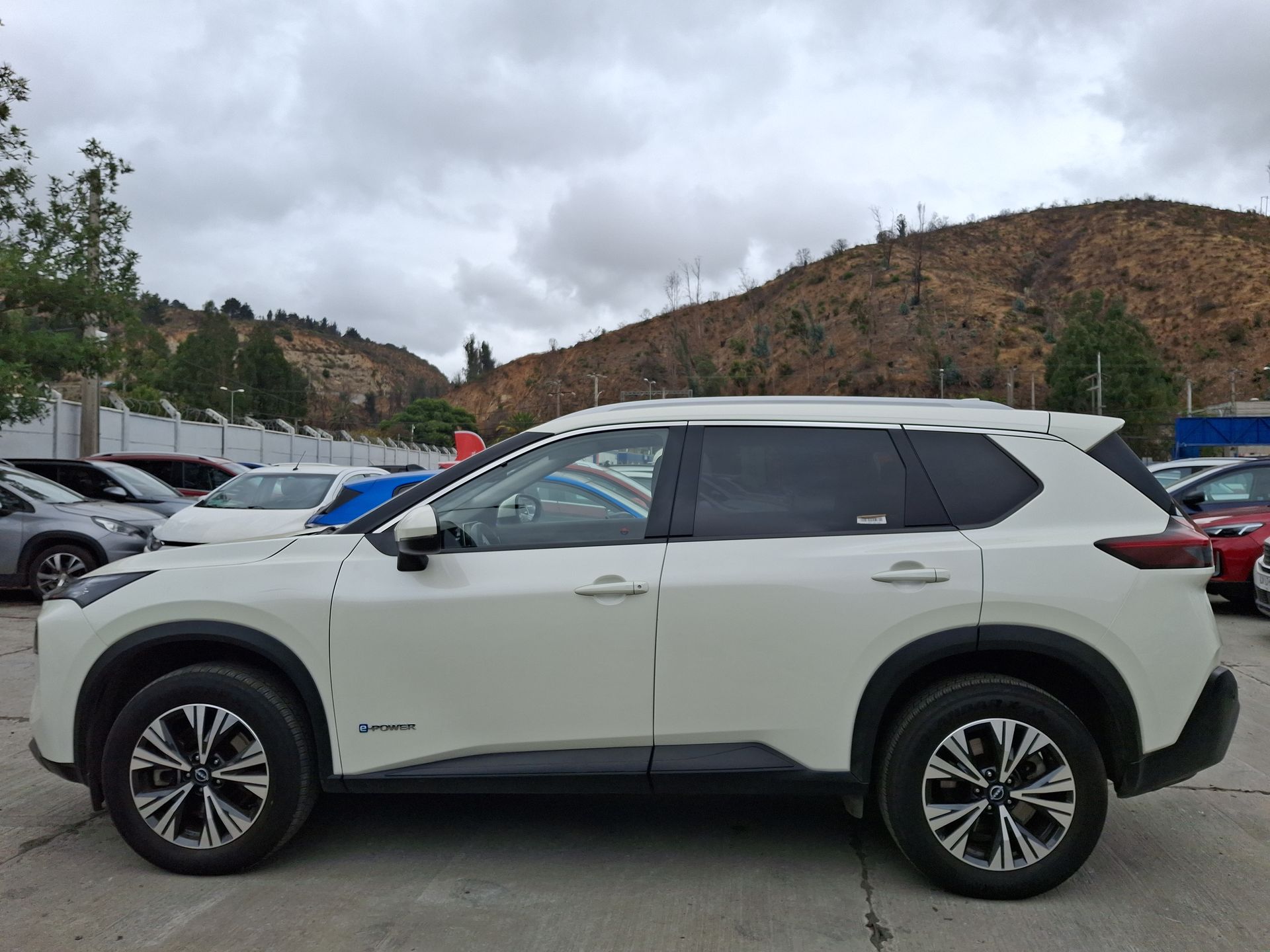 NISSAN - 4