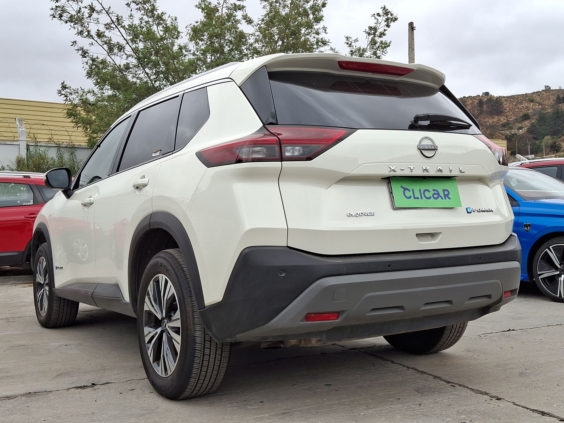 NISSAN - 5