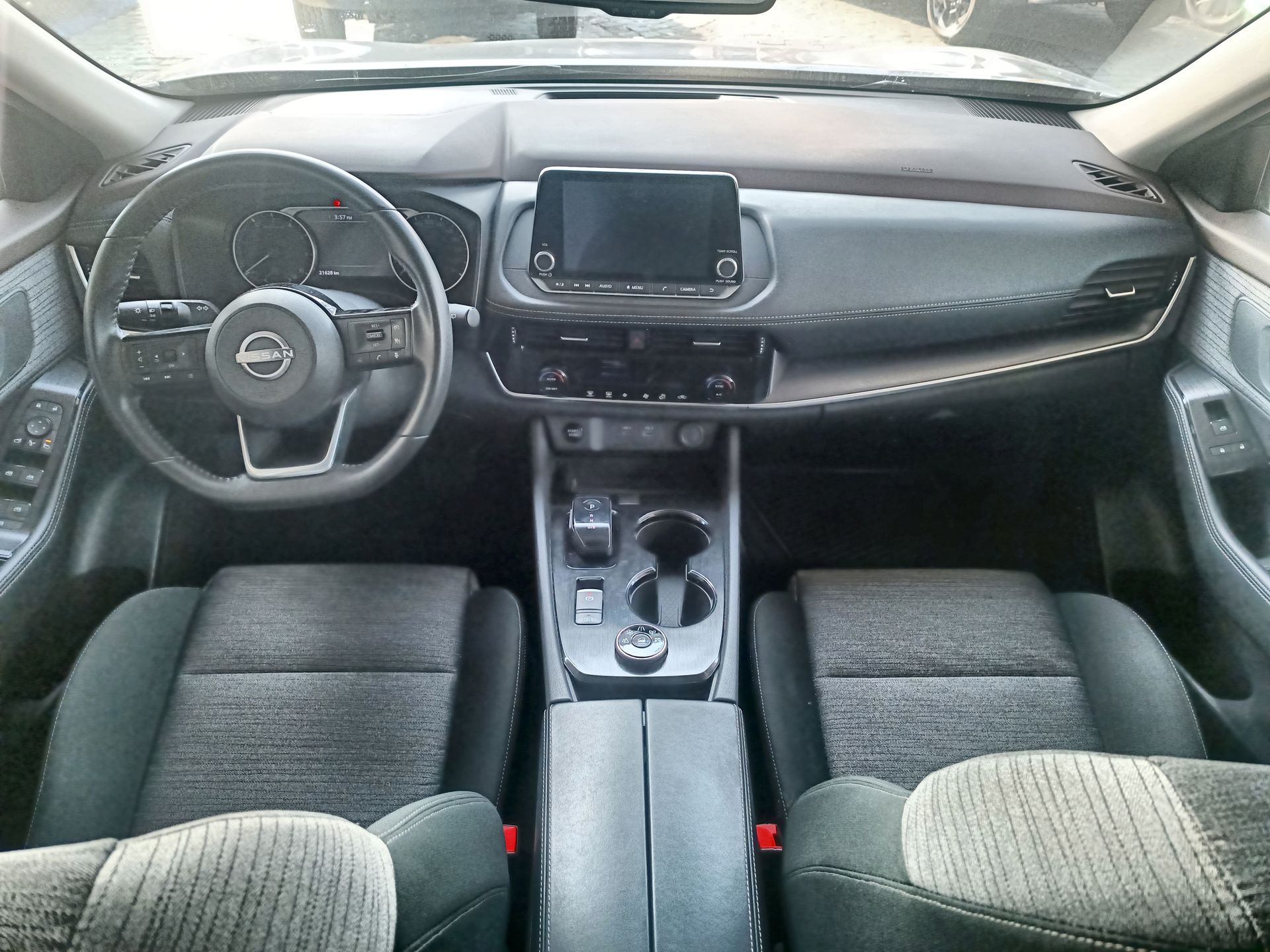 NISSAN - 9