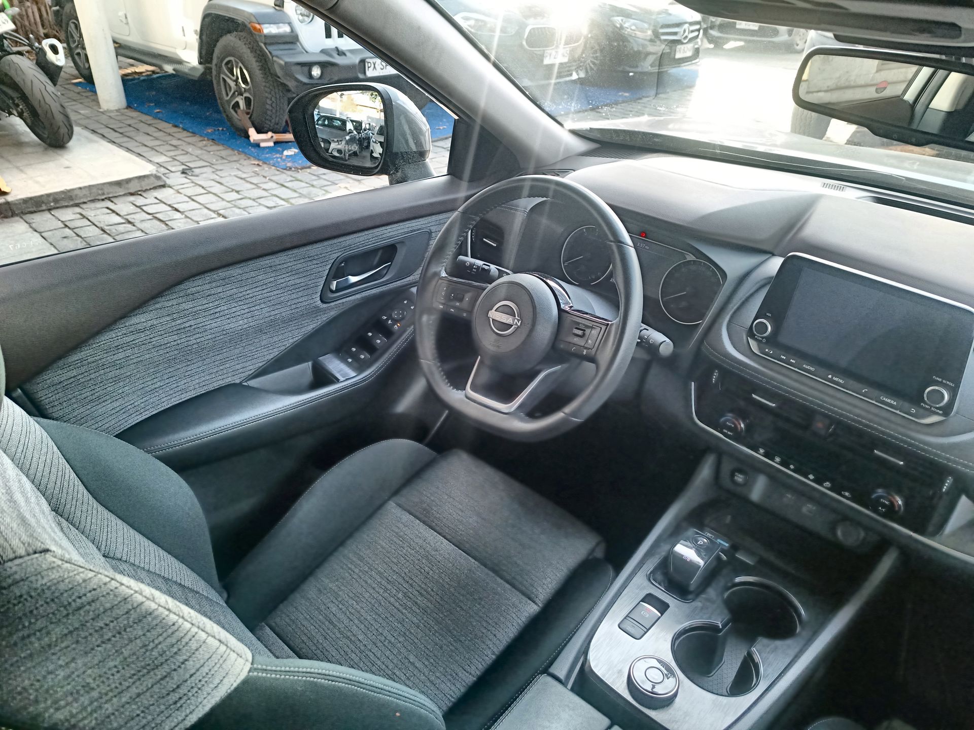 NISSAN - 16
