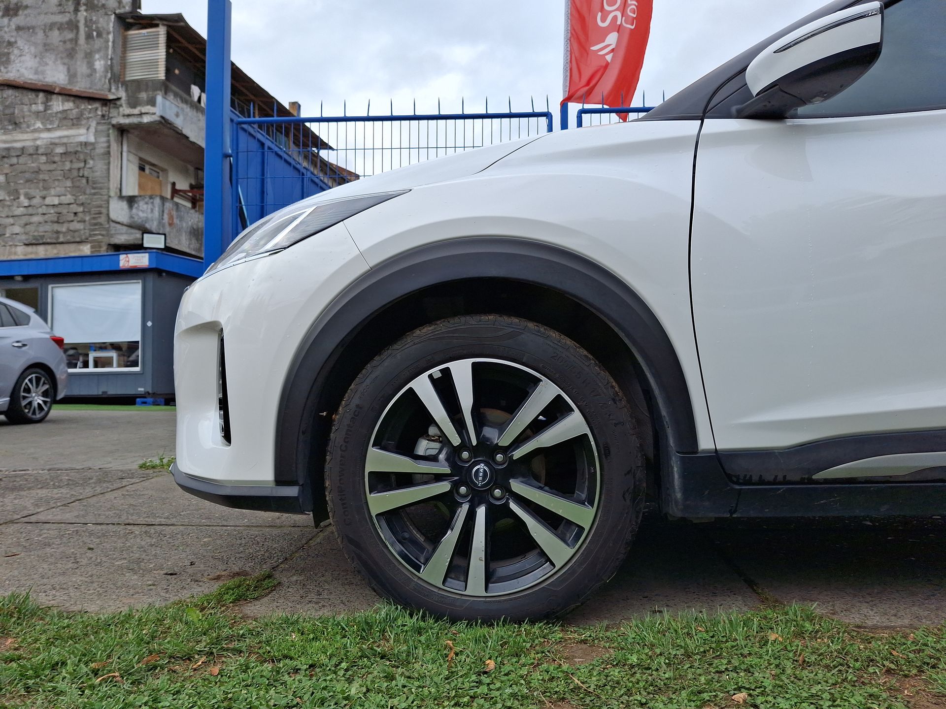 NISSAN - 17