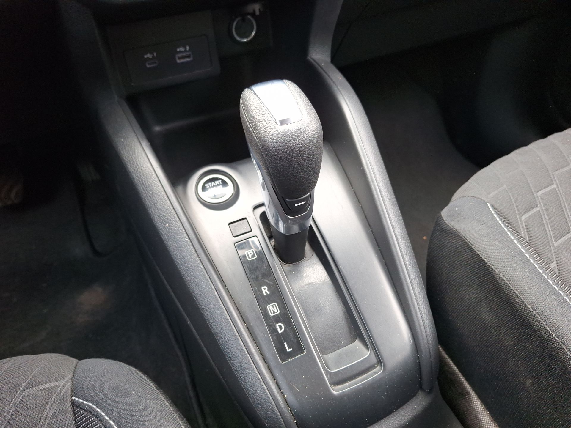 NISSAN - 26