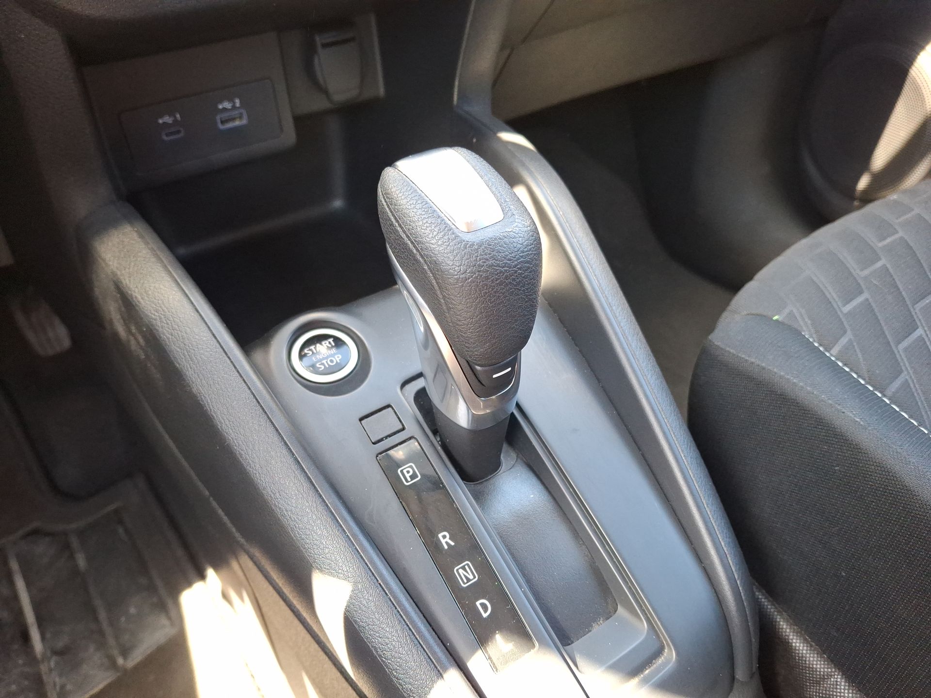 NISSAN - 26