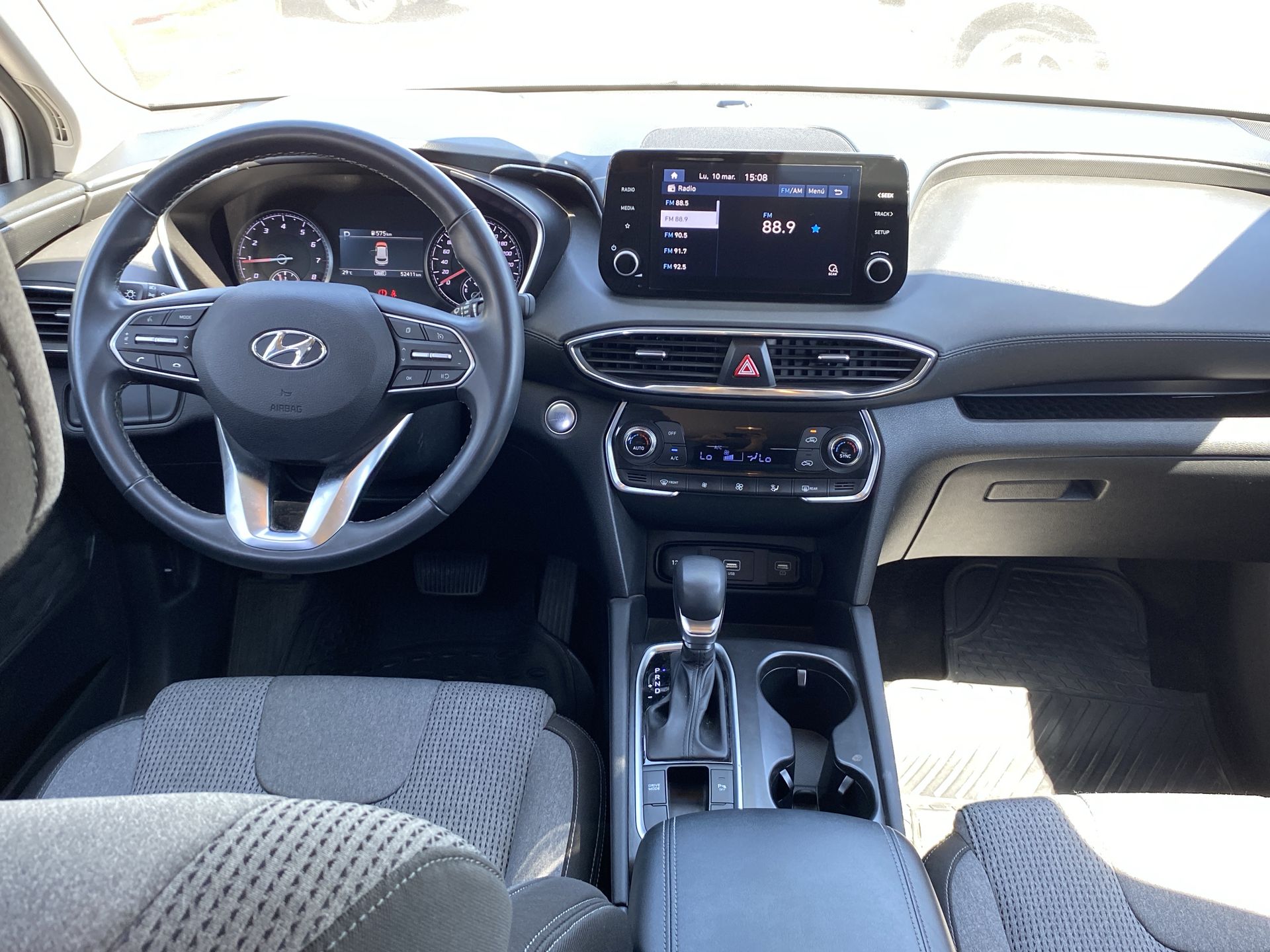 HYUNDAI - 27