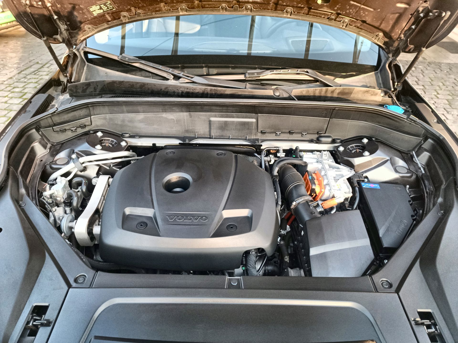 VOLVO - 33