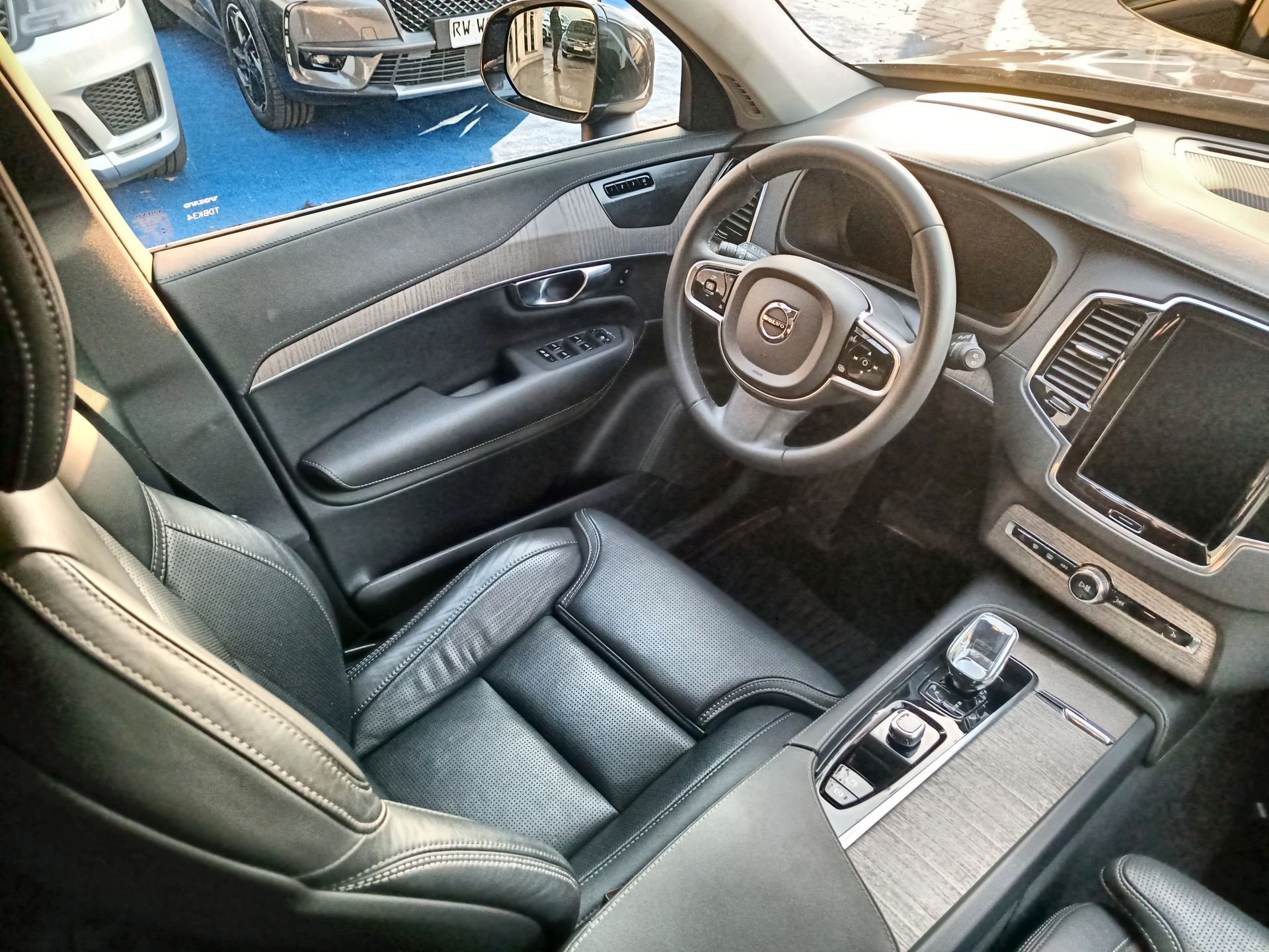 VOLVO - 16