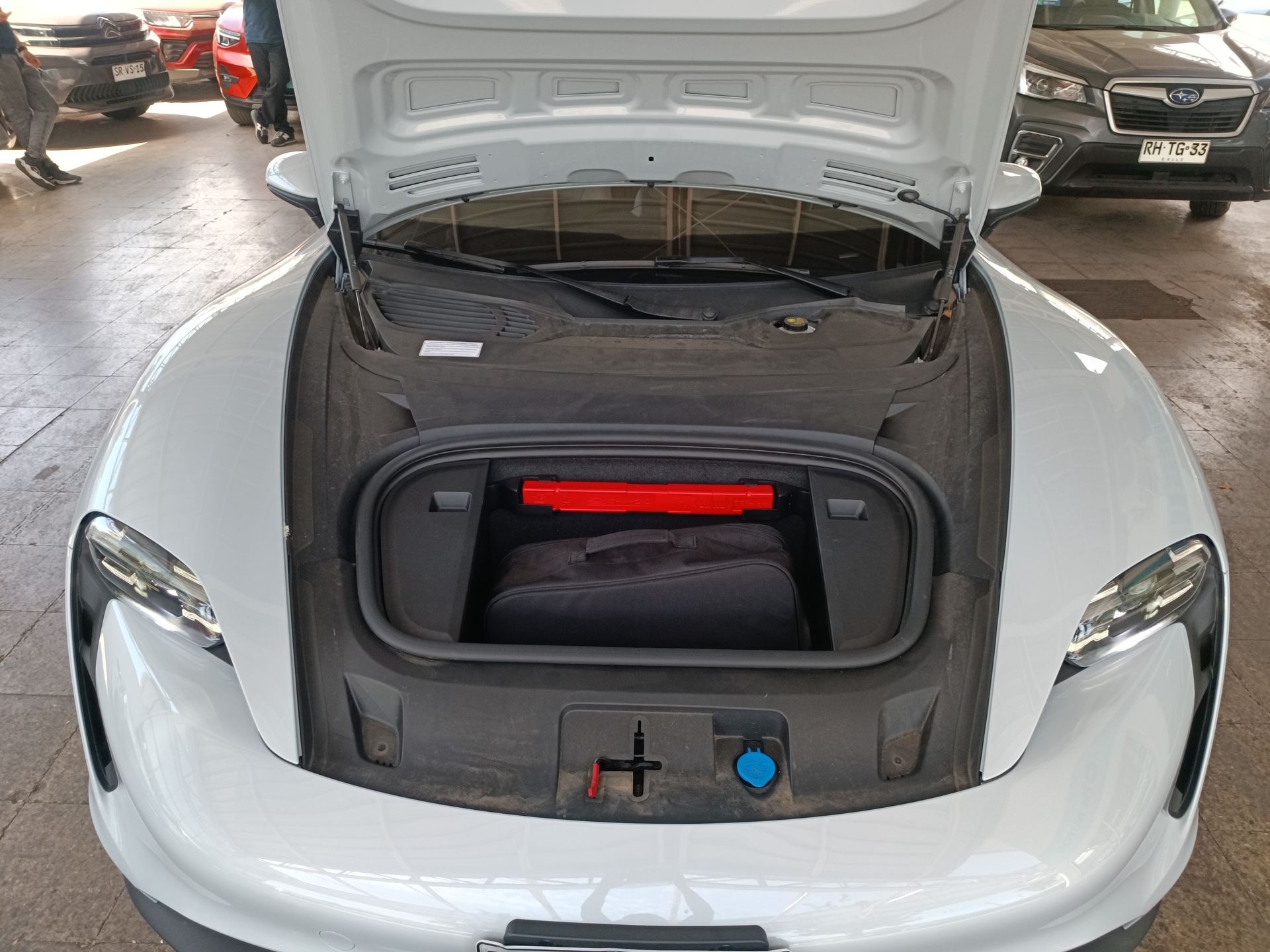 PORSCHE - 33