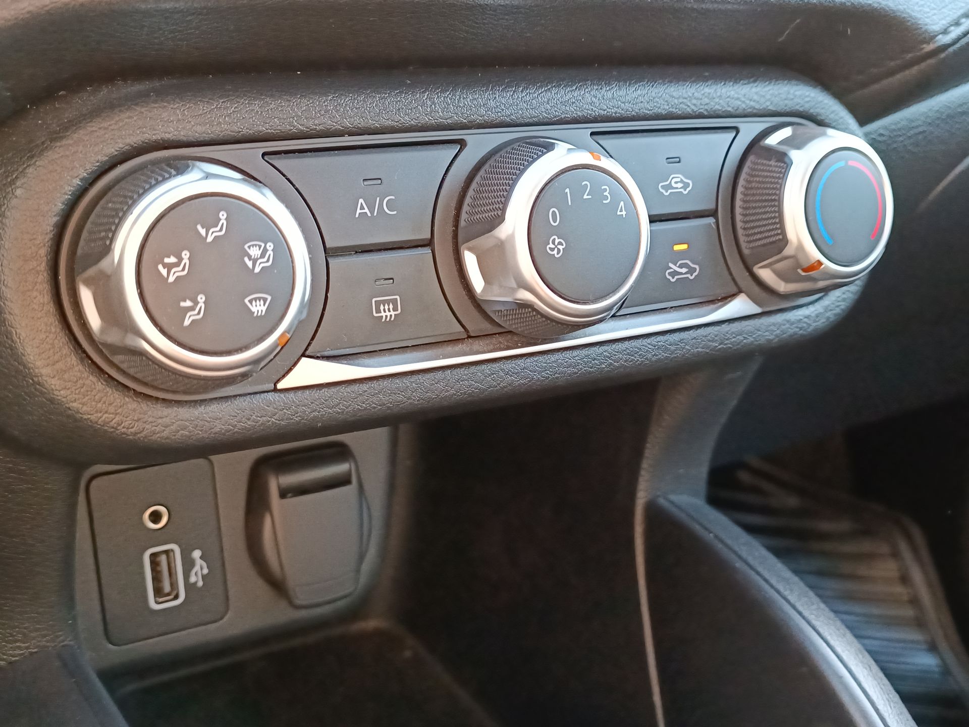 NISSAN - 24
