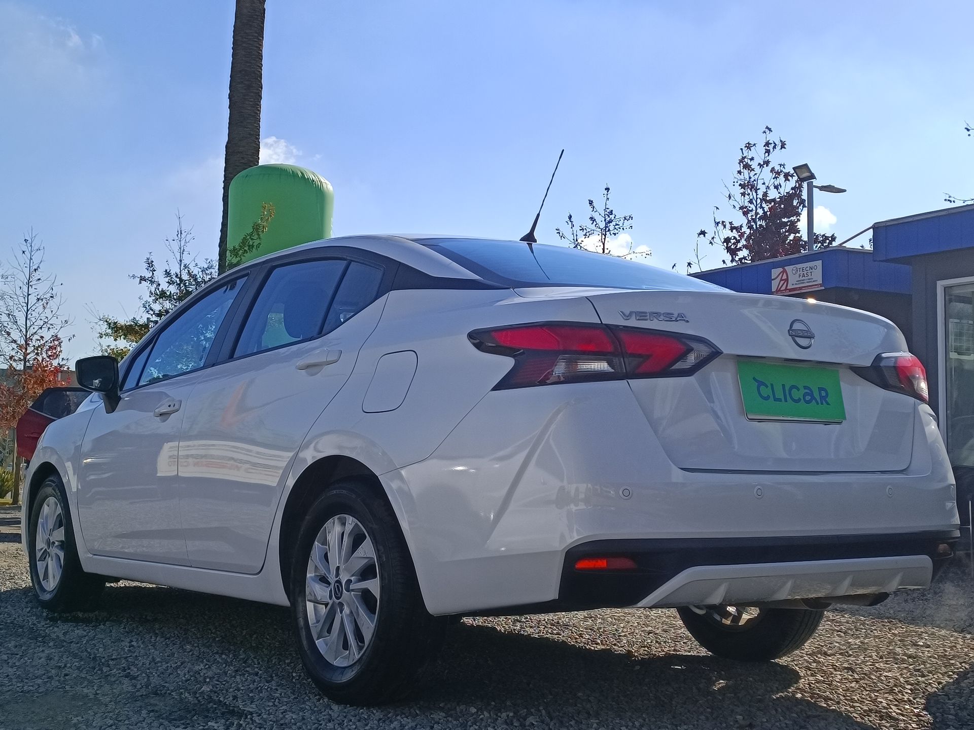 NISSAN - 5