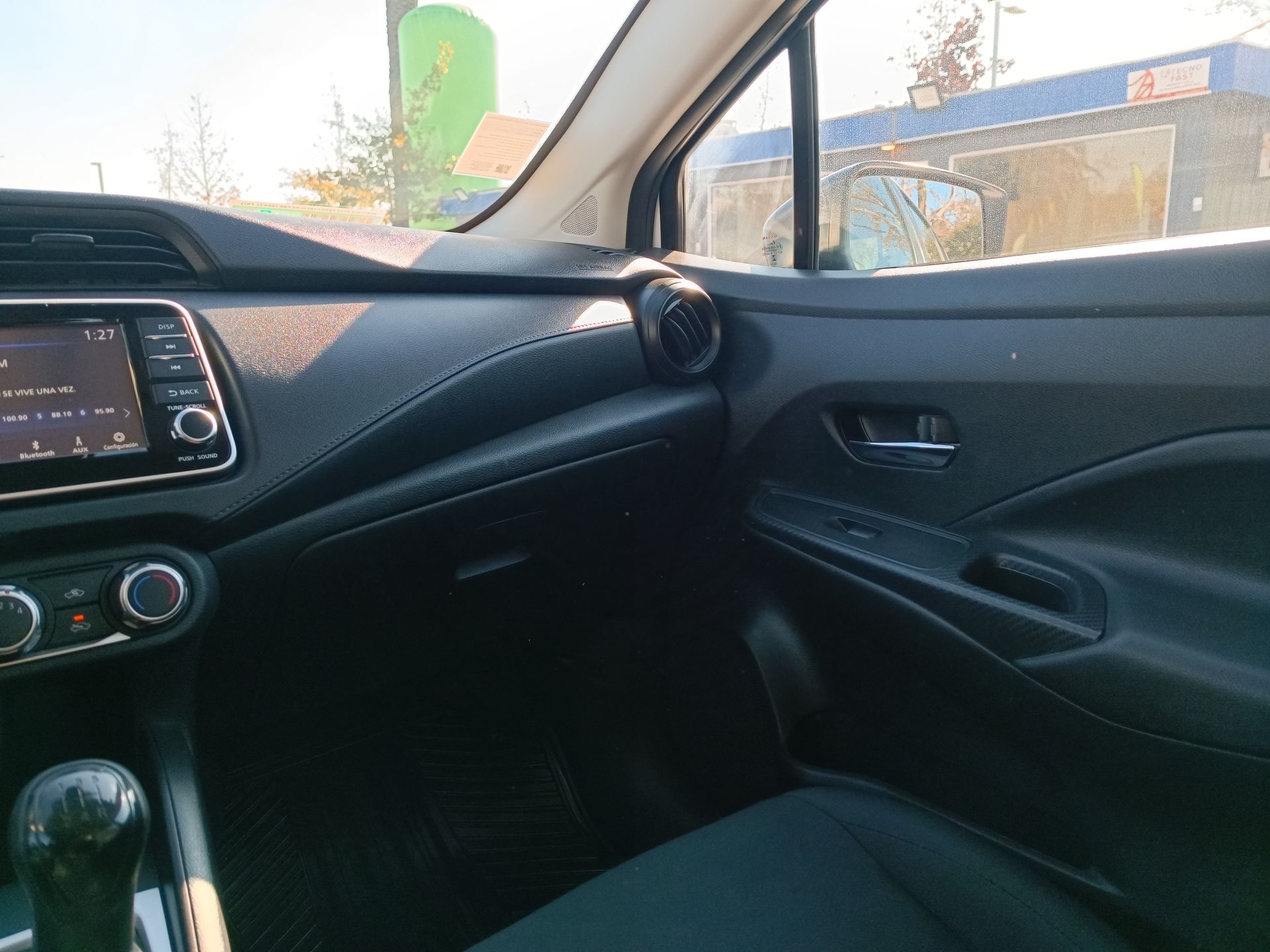 NISSAN - 10