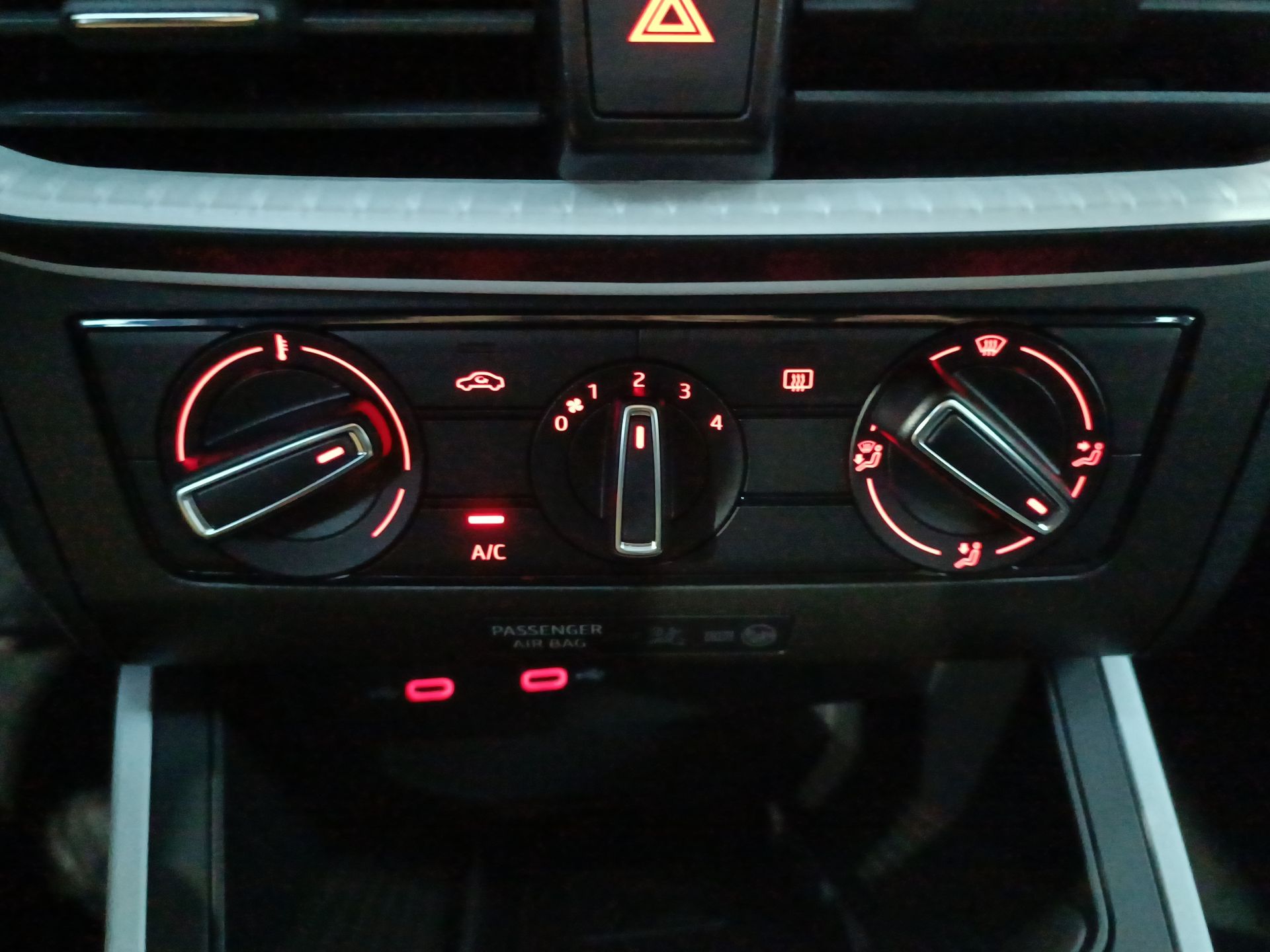 SEAT - 25