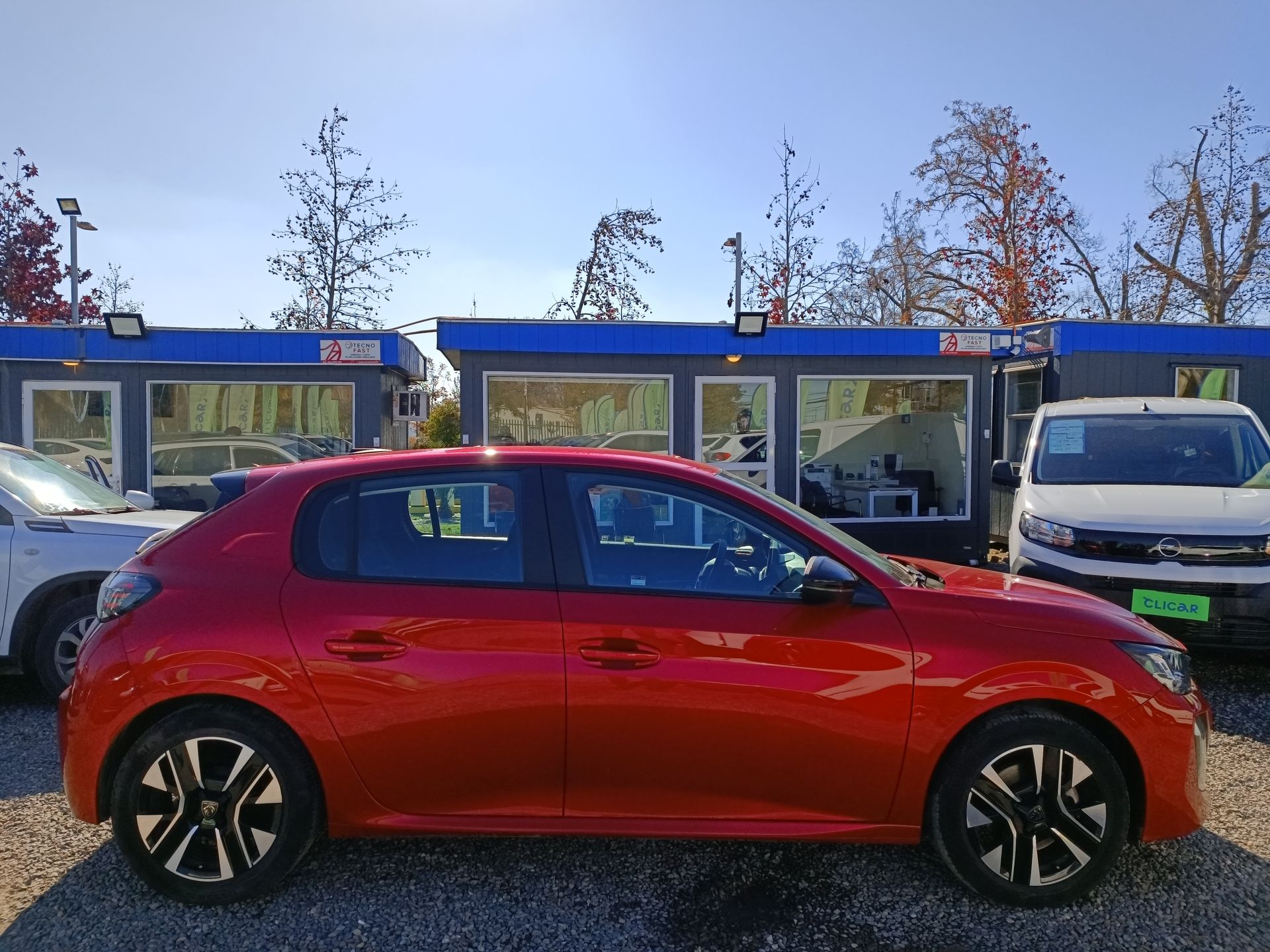 PEUGEOT - 8