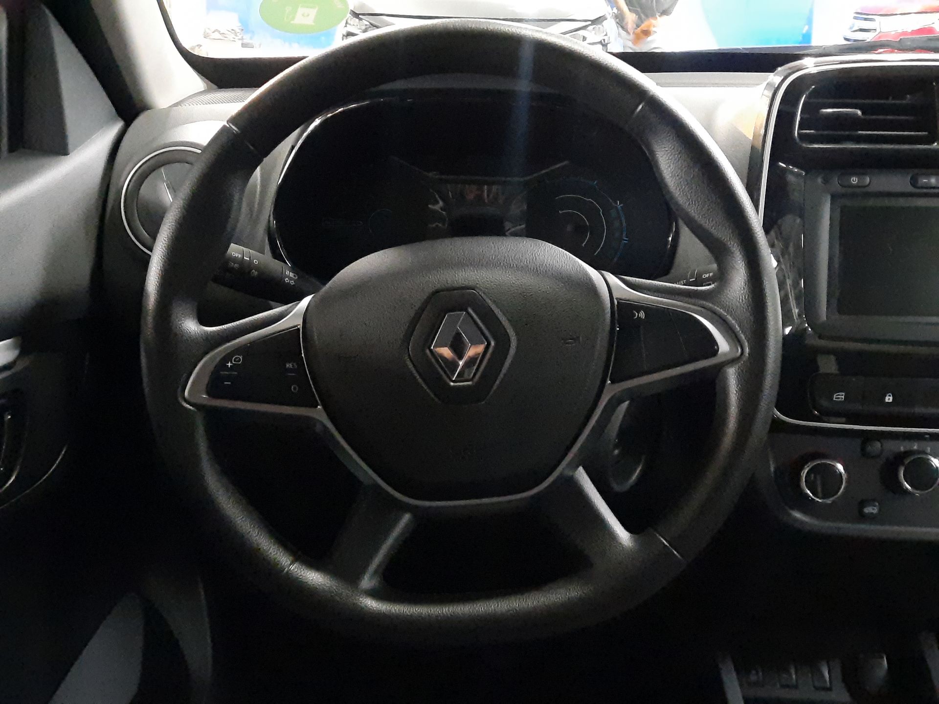 RENAULT - 20