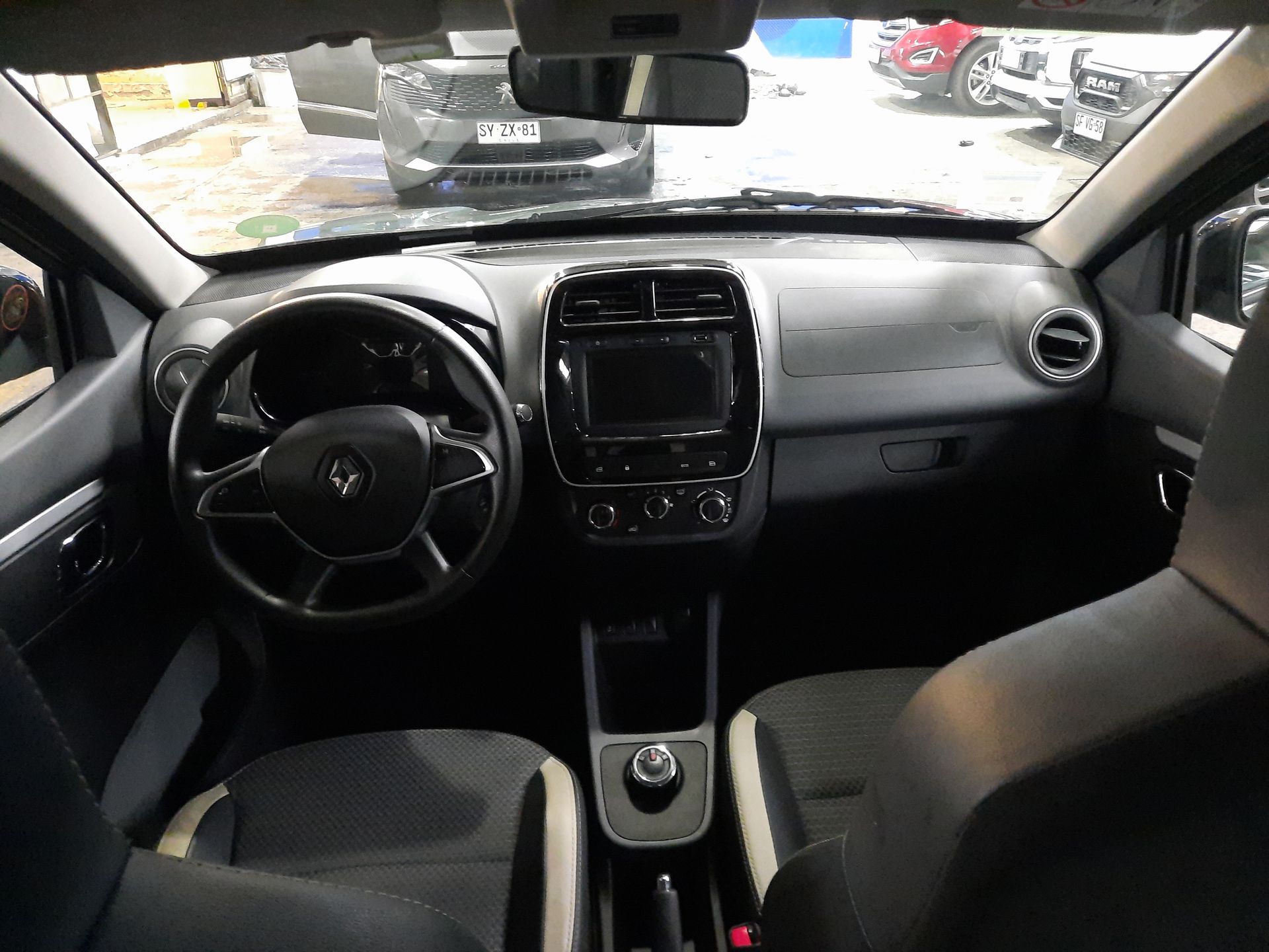 RENAULT - 9