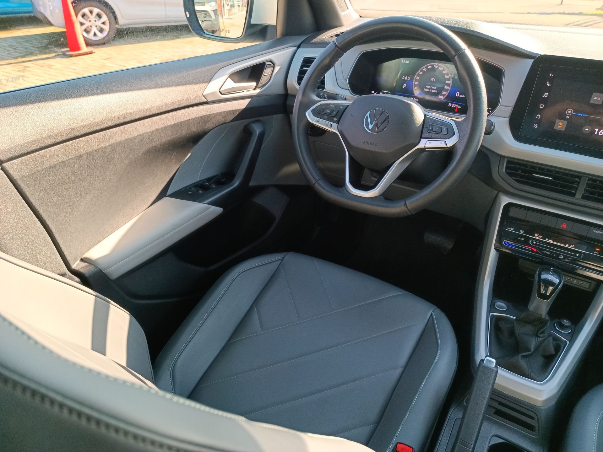 VOLKSWAGEN - 16
