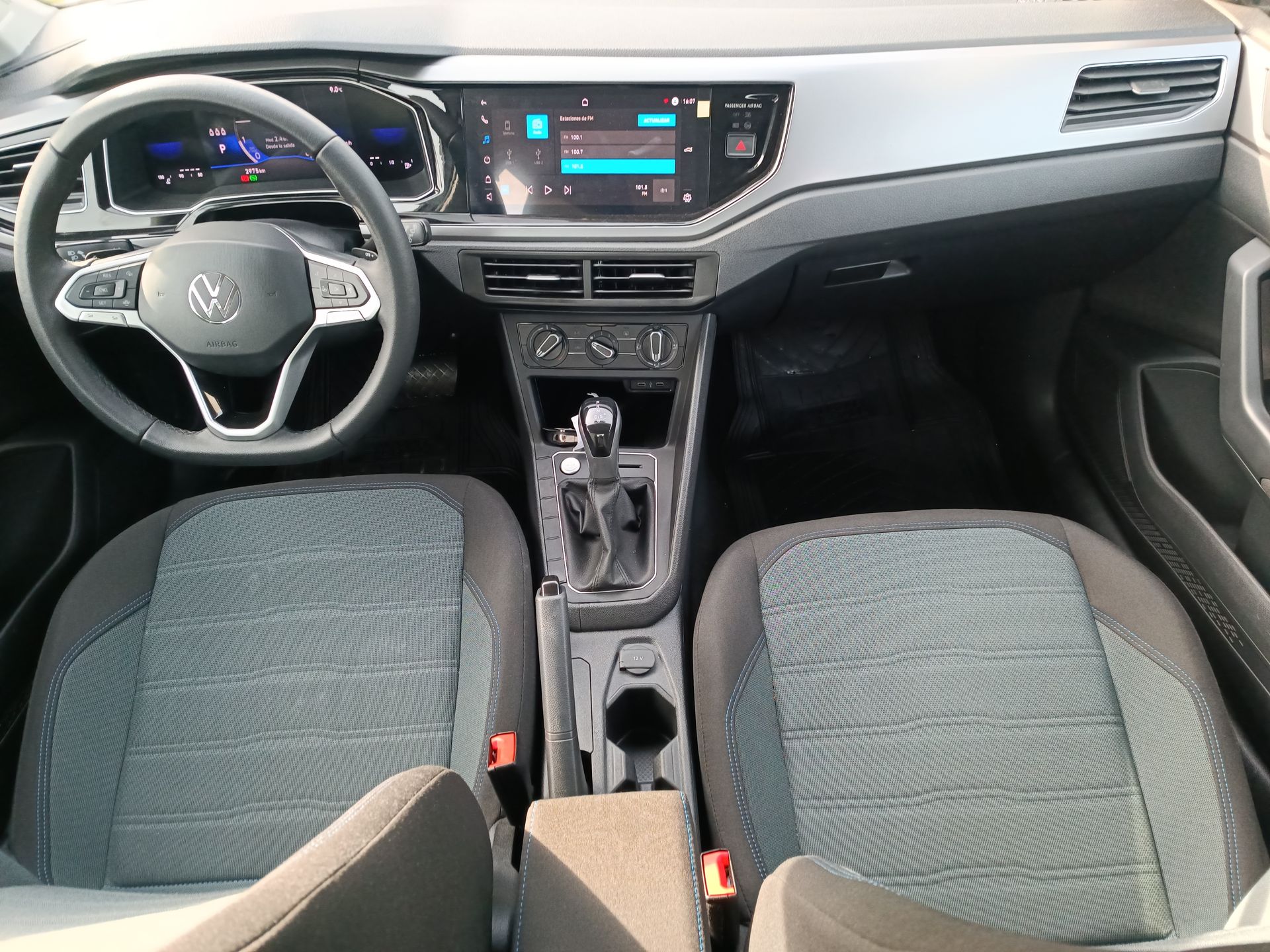 VOLKSWAGEN - 26