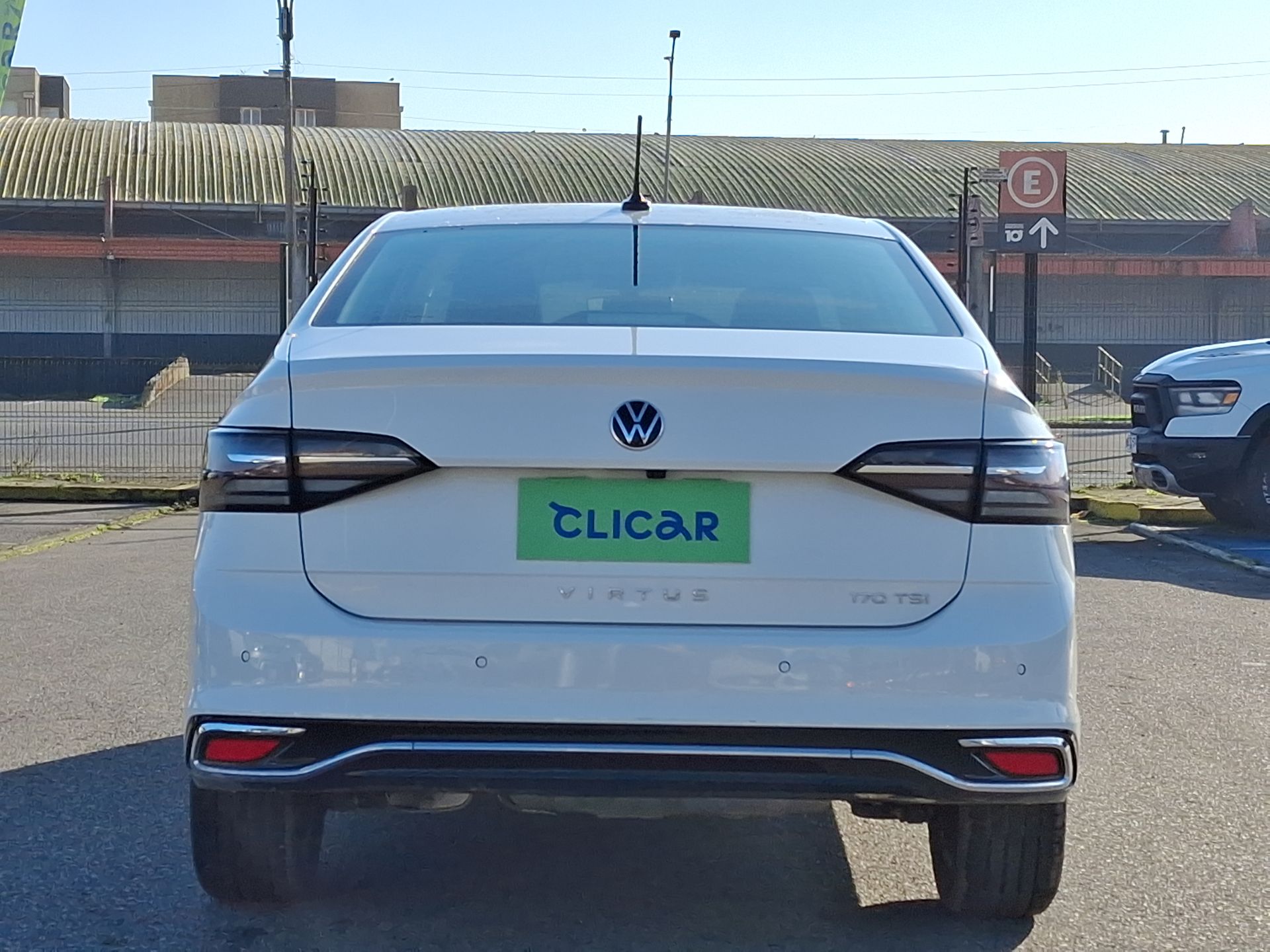 VOLKSWAGEN - 6