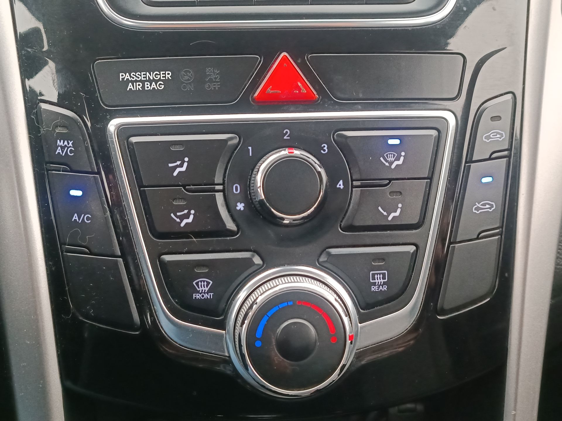 HYUNDAI - 25