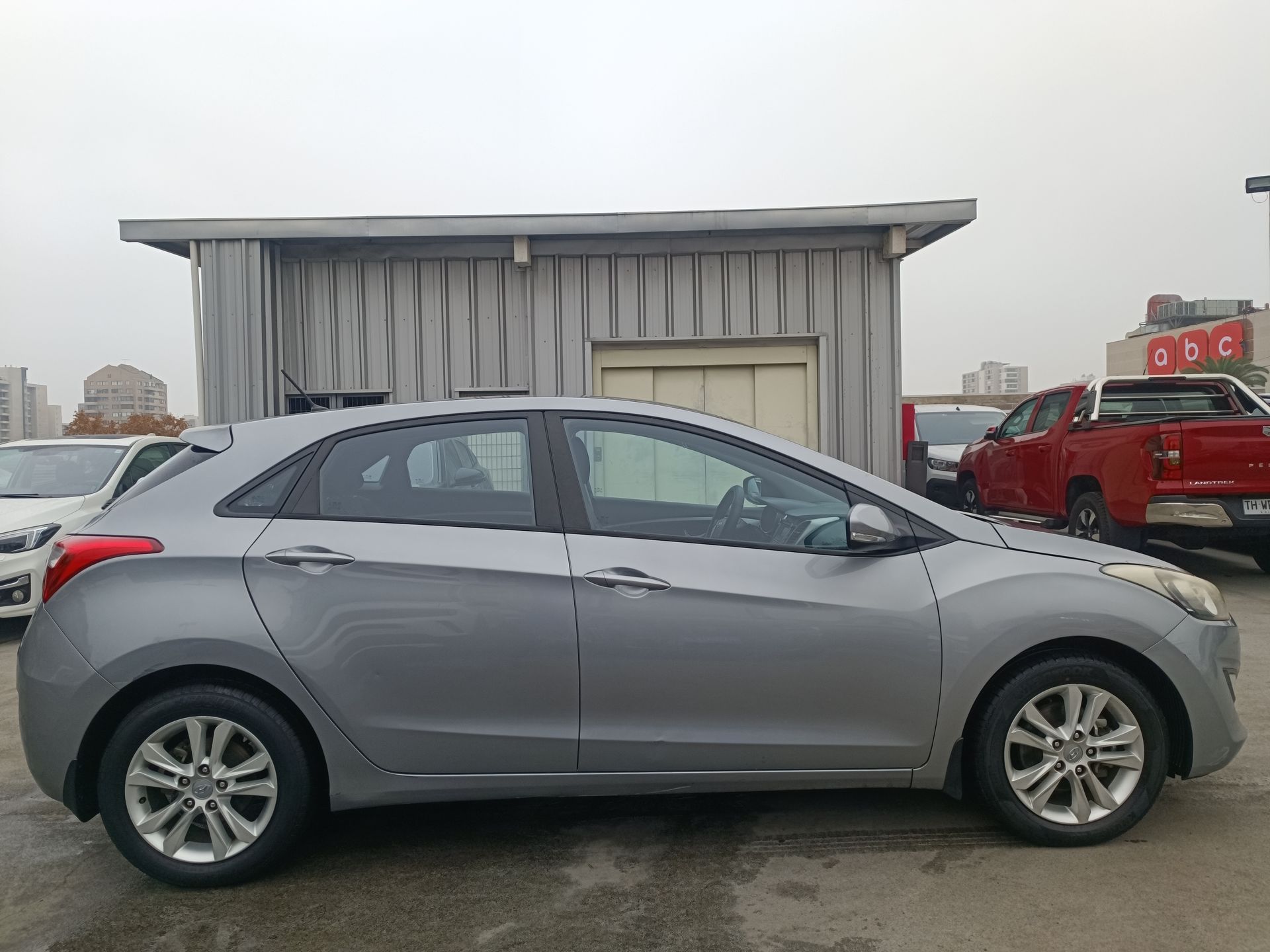 HYUNDAI - 8