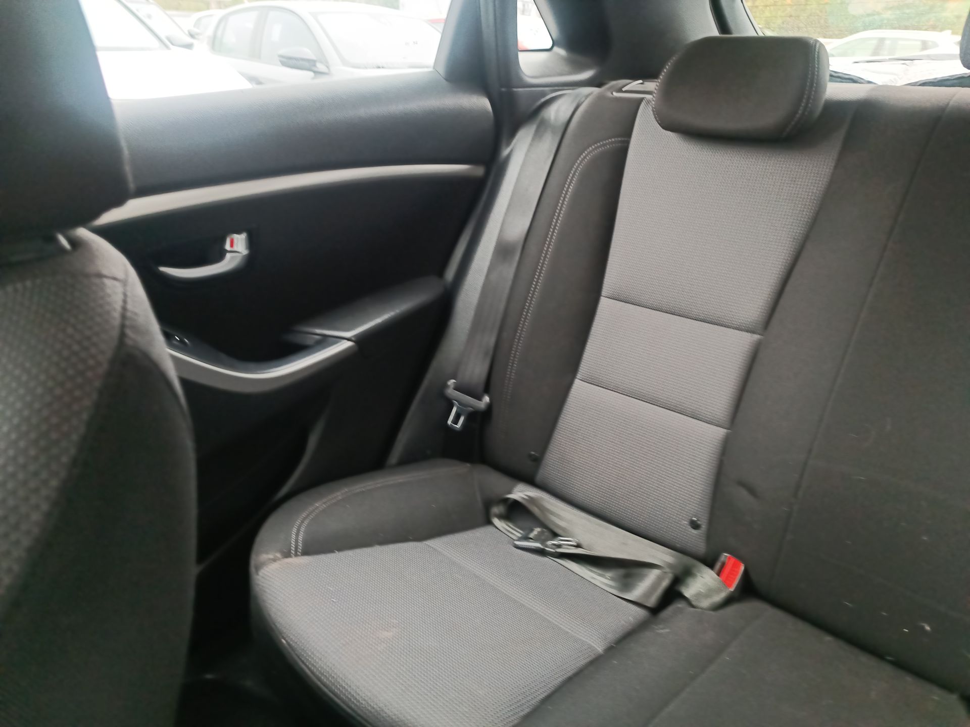 HYUNDAI - 12