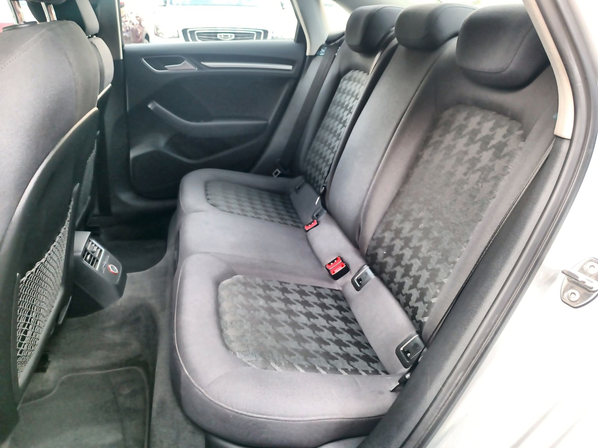 AUDI - 27