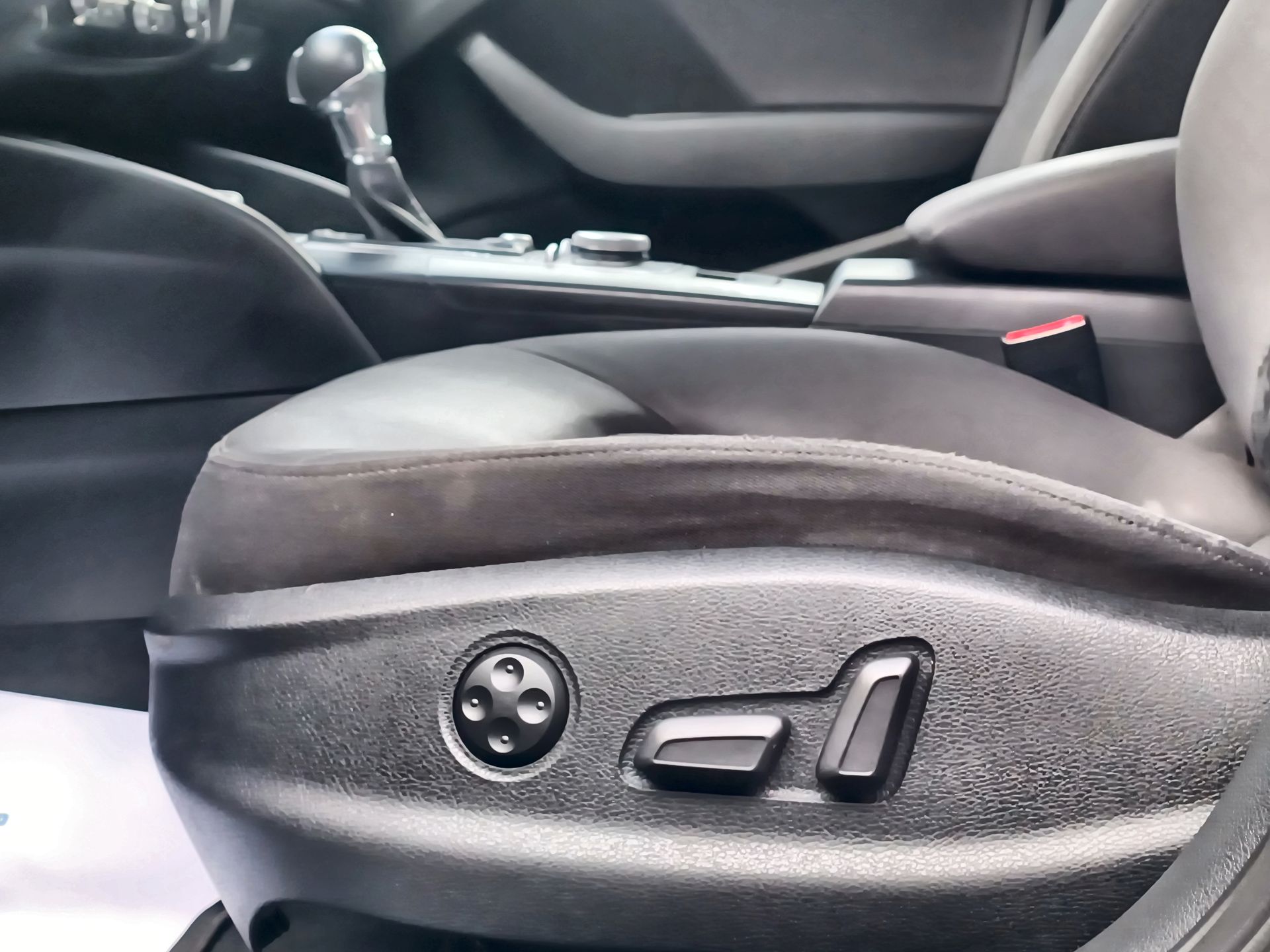 AUDI - 20
