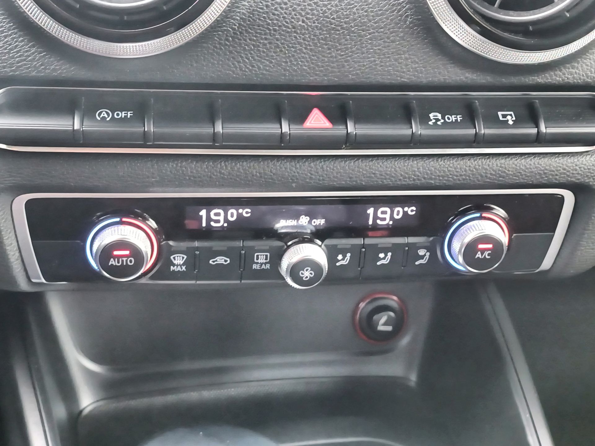 AUDI - 25
