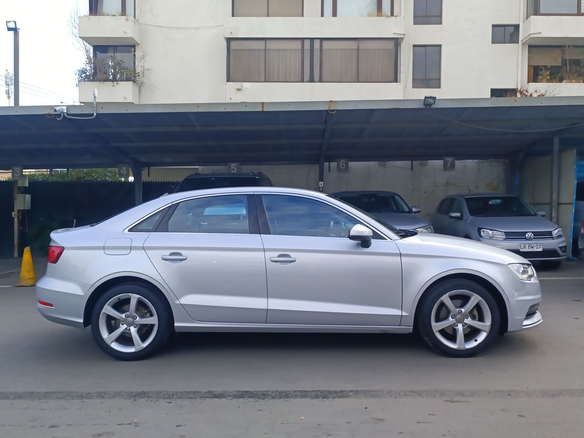 AUDI - 8