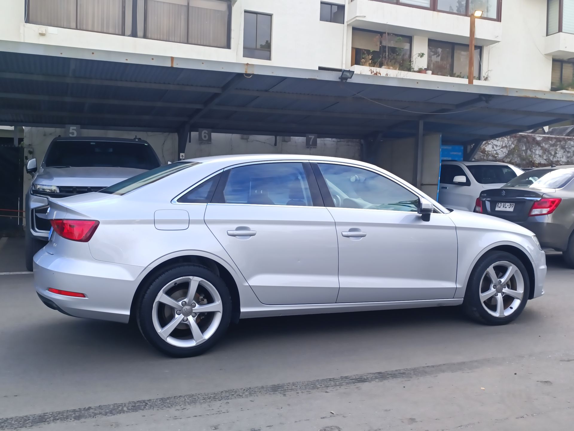 AUDI - 7