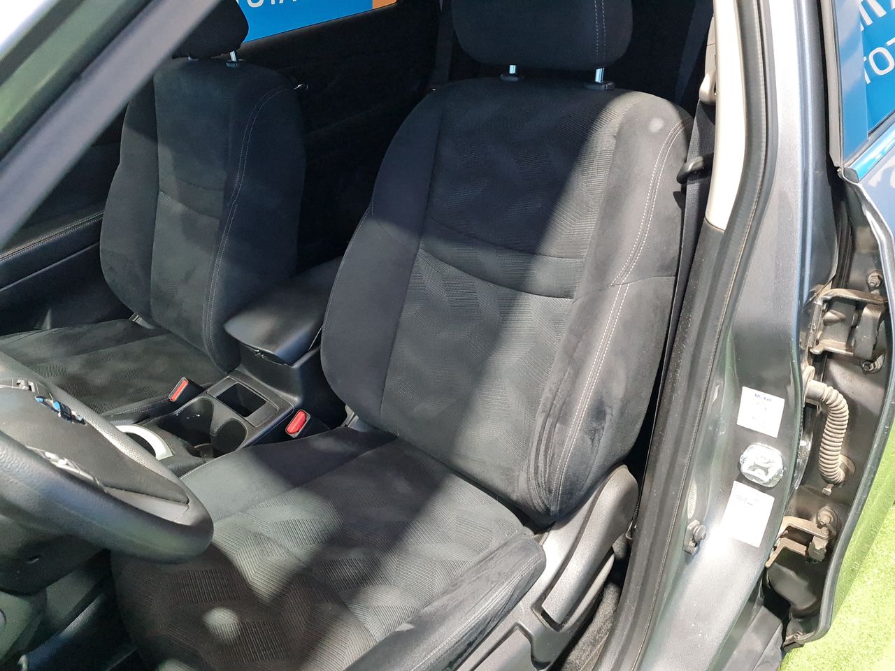 NISSAN - 19