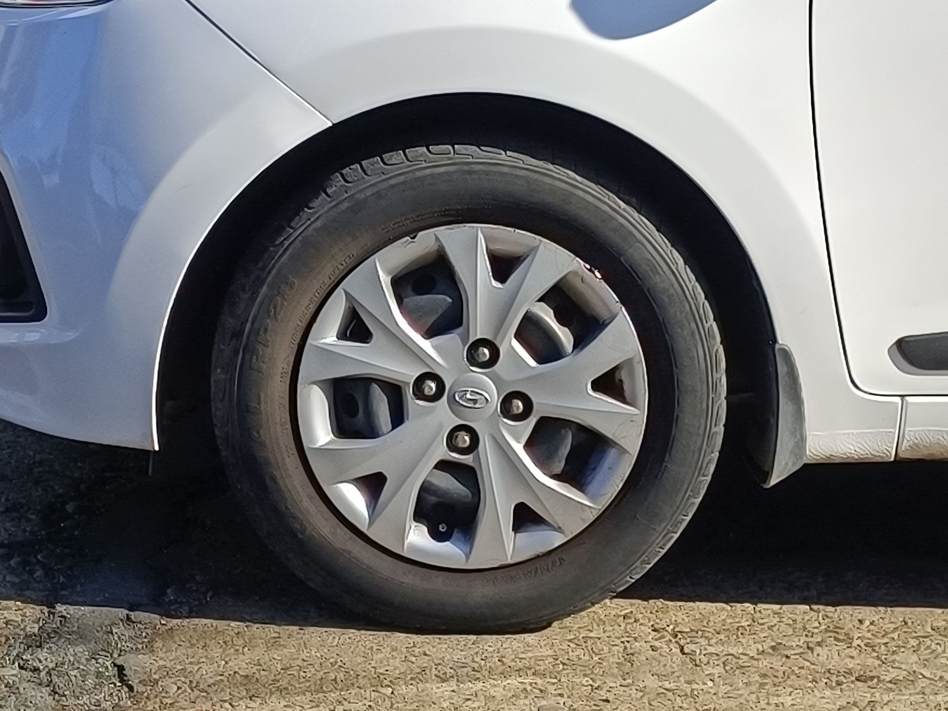HYUNDAI - 17