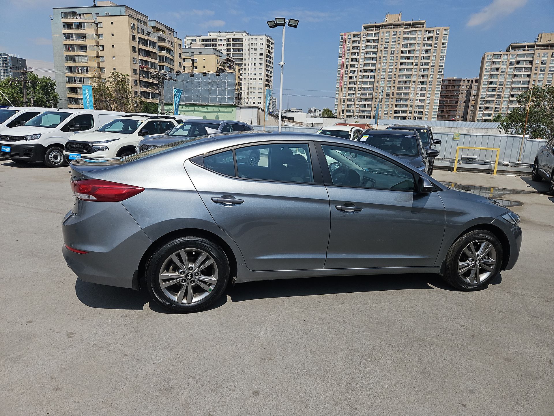 HYUNDAI - 8