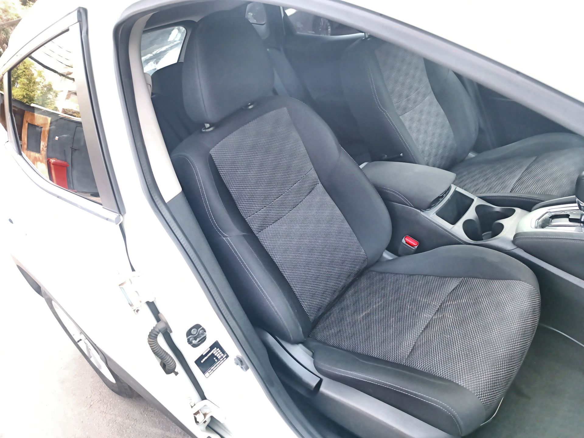 NISSAN - 26